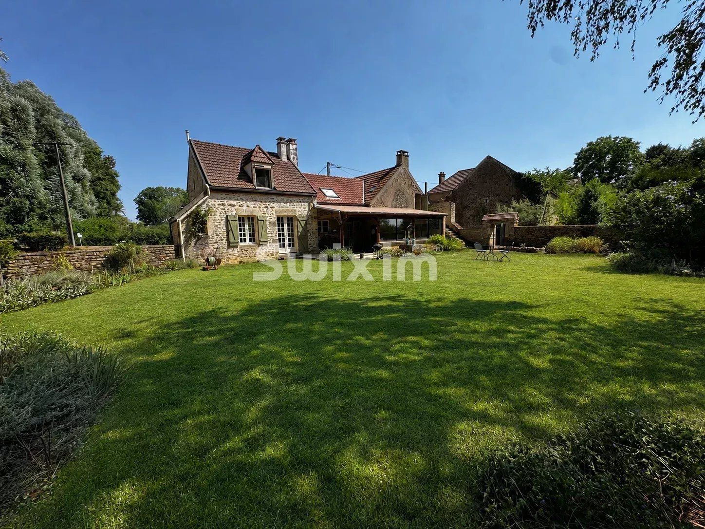 casa 7 Camere in vendita su Avallon (89200)