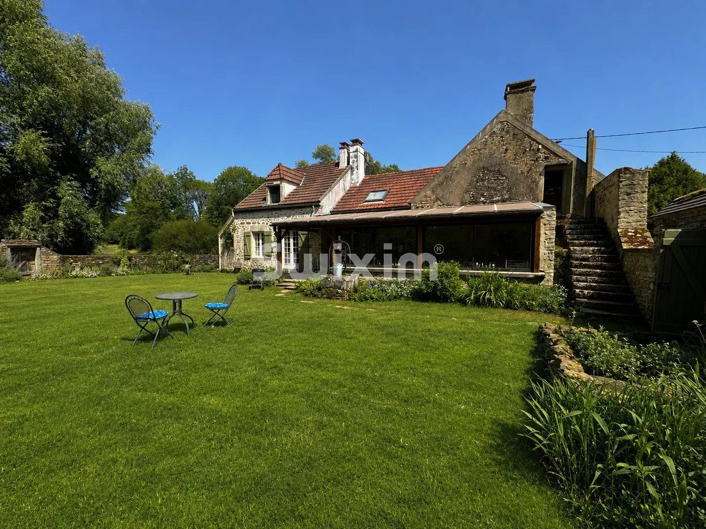 casa 7 Camere in vendita su Avallon (89200)