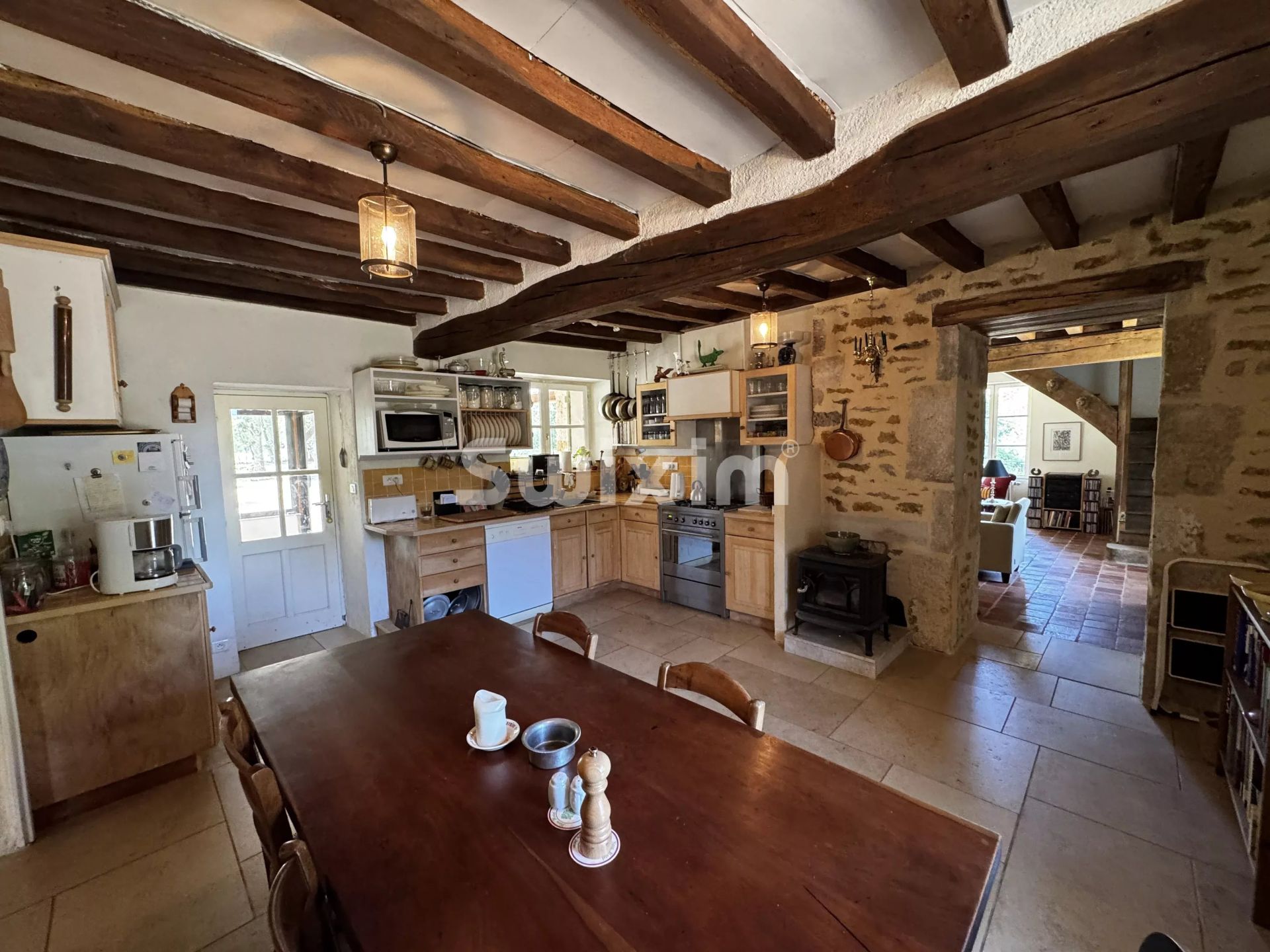casa 7 Camere in vendita su Avallon (89200)