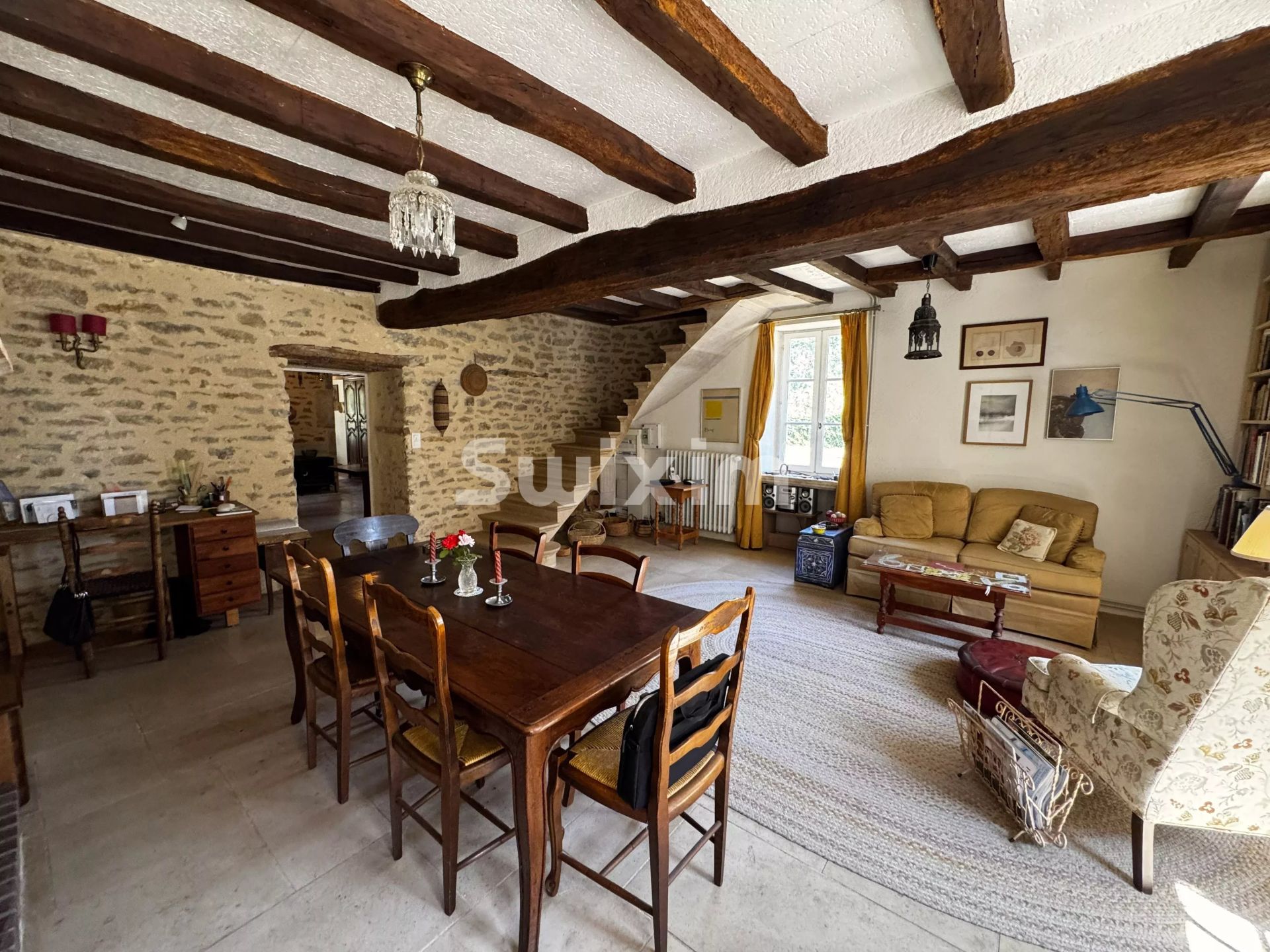 casa 7 Camere in vendita su Avallon (89200)