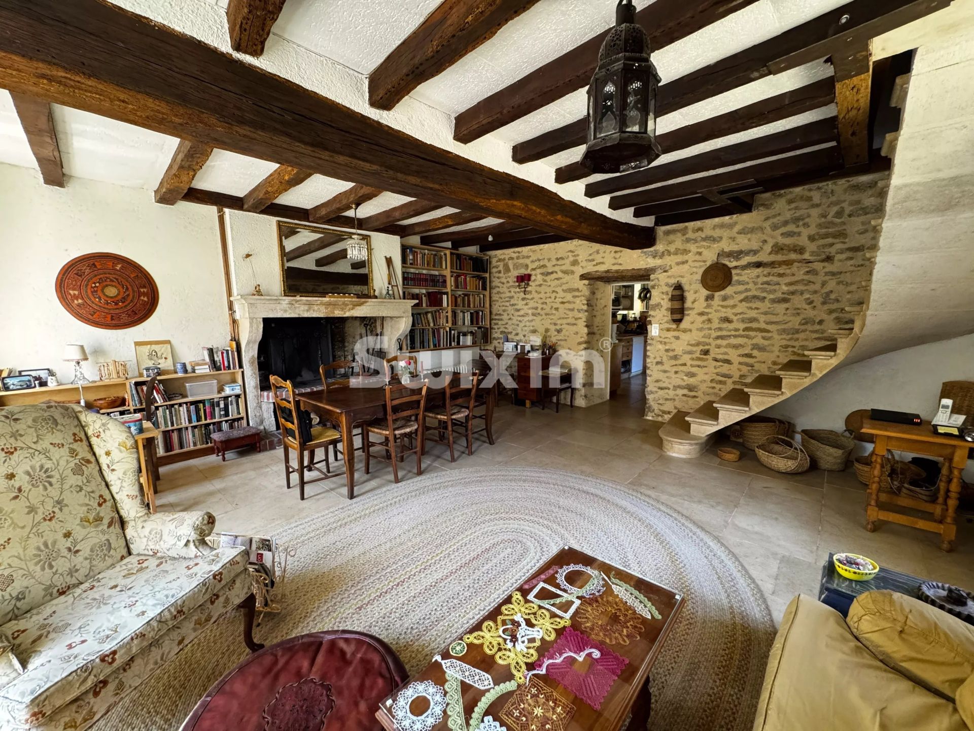 casa 7 Camere in vendita su Avallon (89200)