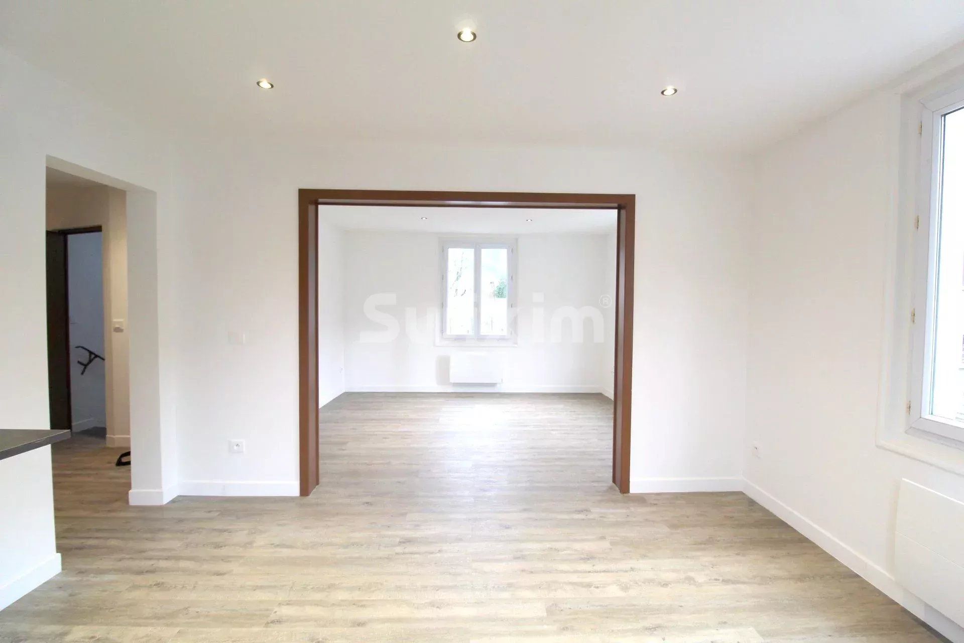 house 6 Rooms for sale on Cluses (74300)