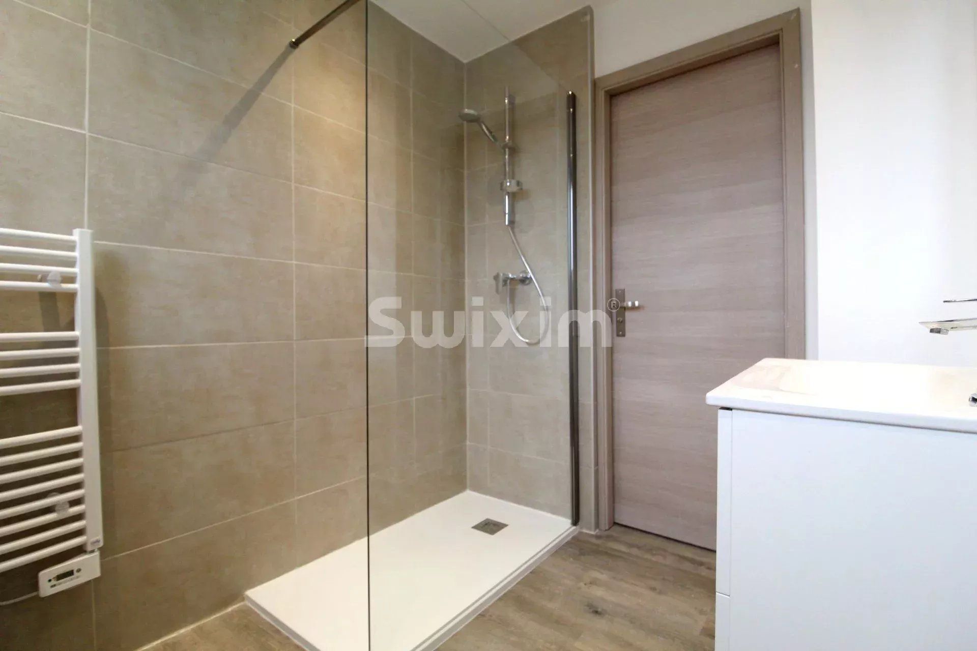 house 6 Rooms for sale on Cluses (74300)
