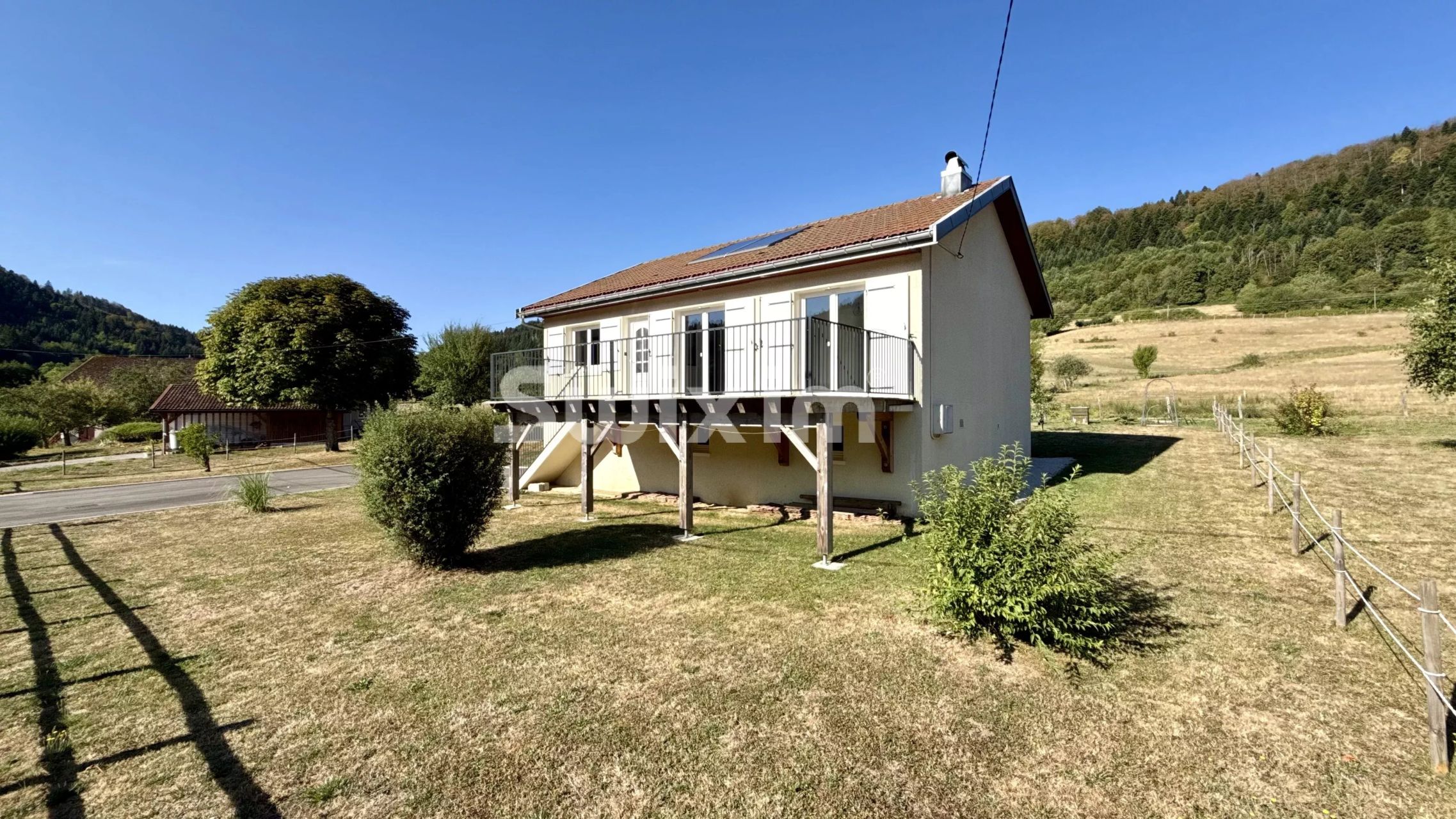house 4 Rooms for rent on Les Nans (39300)