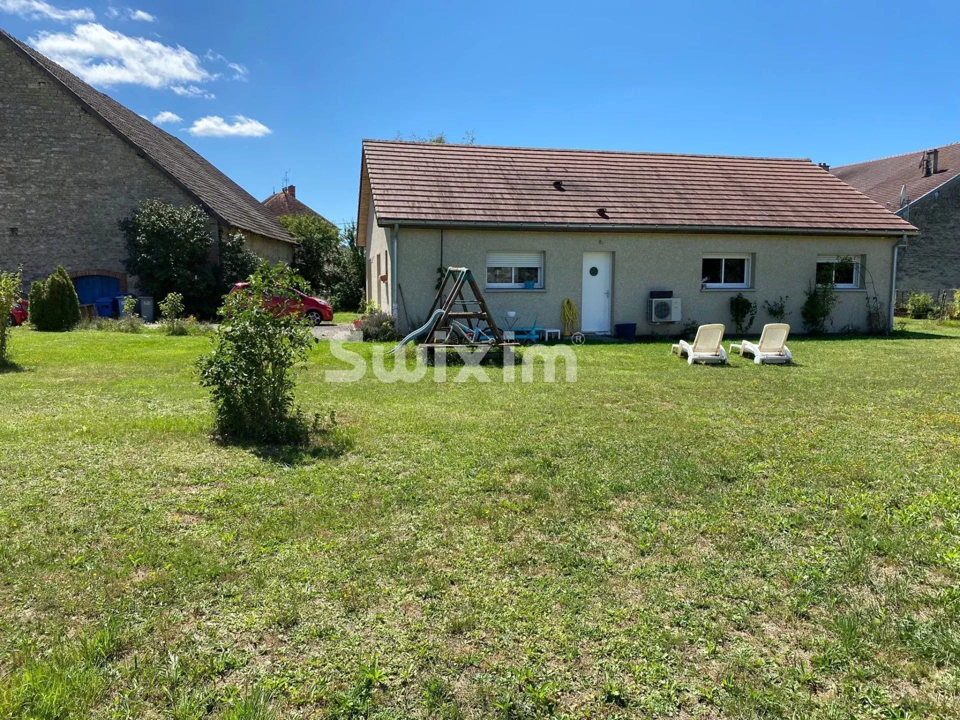 house 5 Rooms for rent on Montigny-sur-l'Ain (39300)