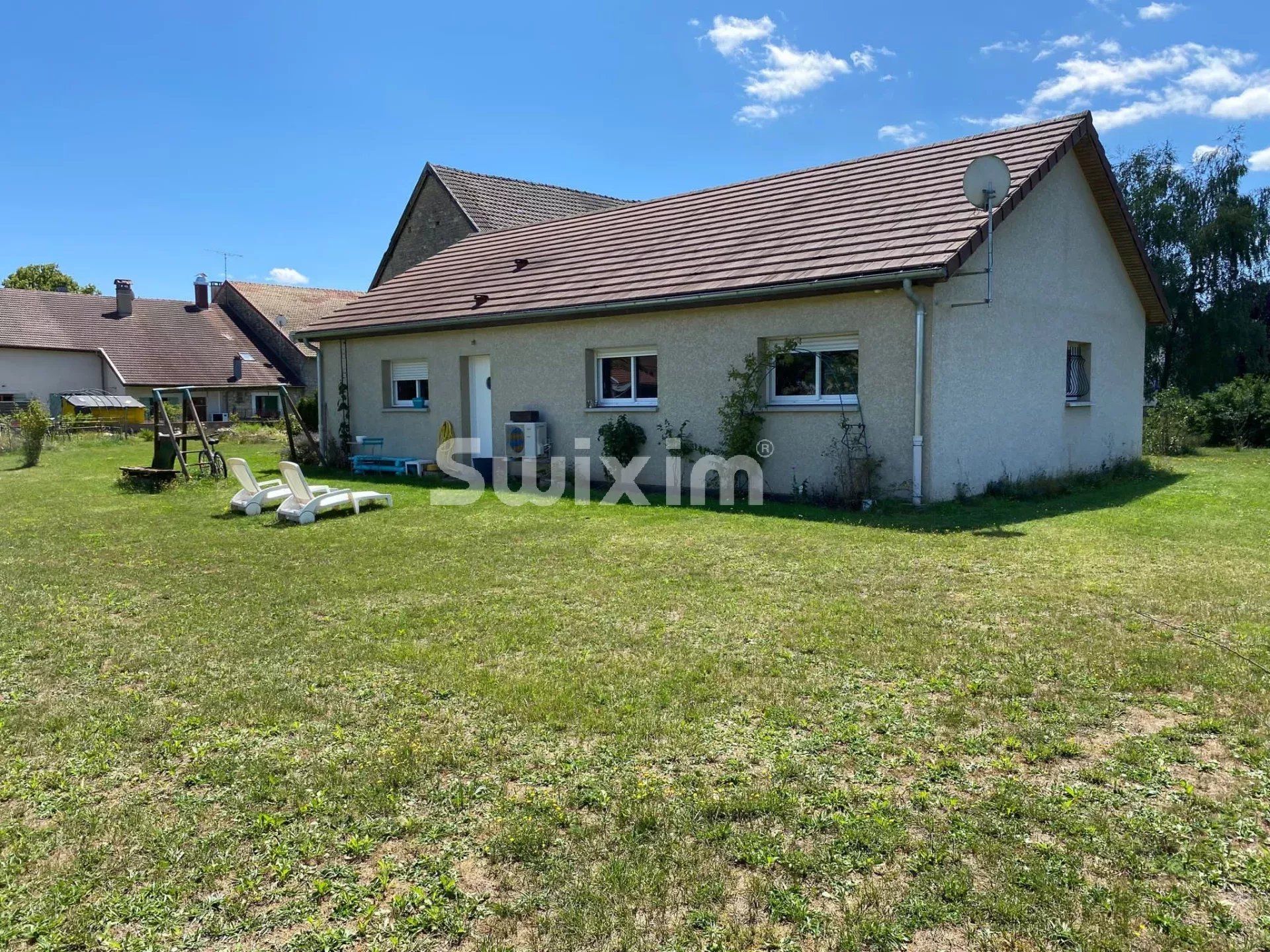 house 5 Rooms for rent on Montigny-sur-l'Ain (39300)