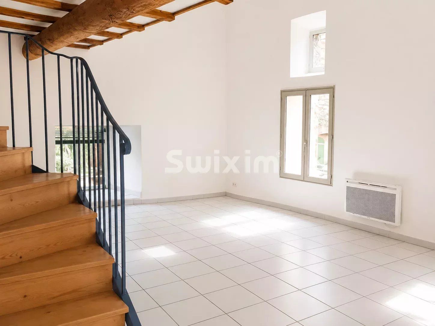 building 11 Rooms for sale on Richerenches (84600)