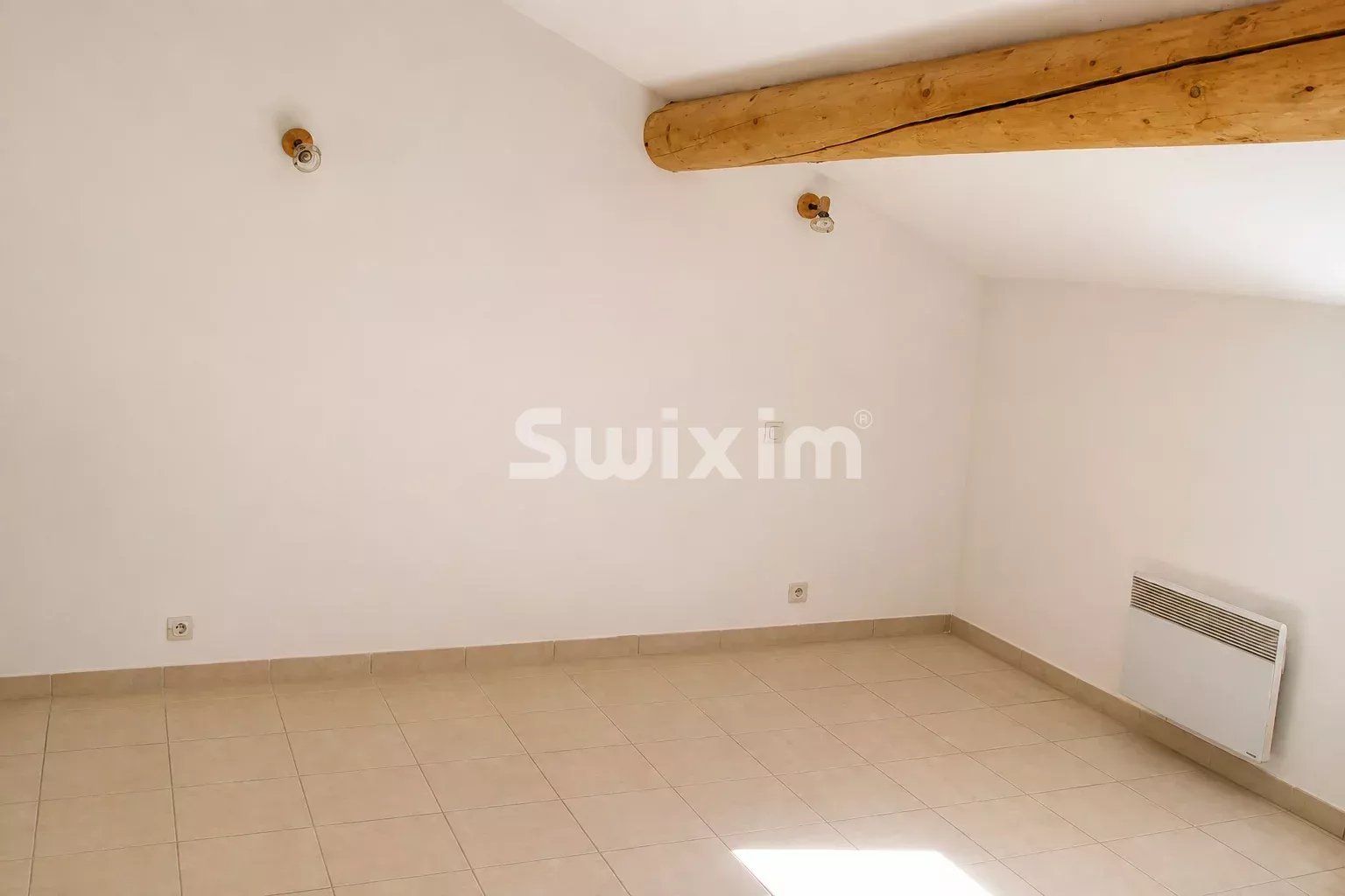 building 11 Rooms for sale on Richerenches (84600)