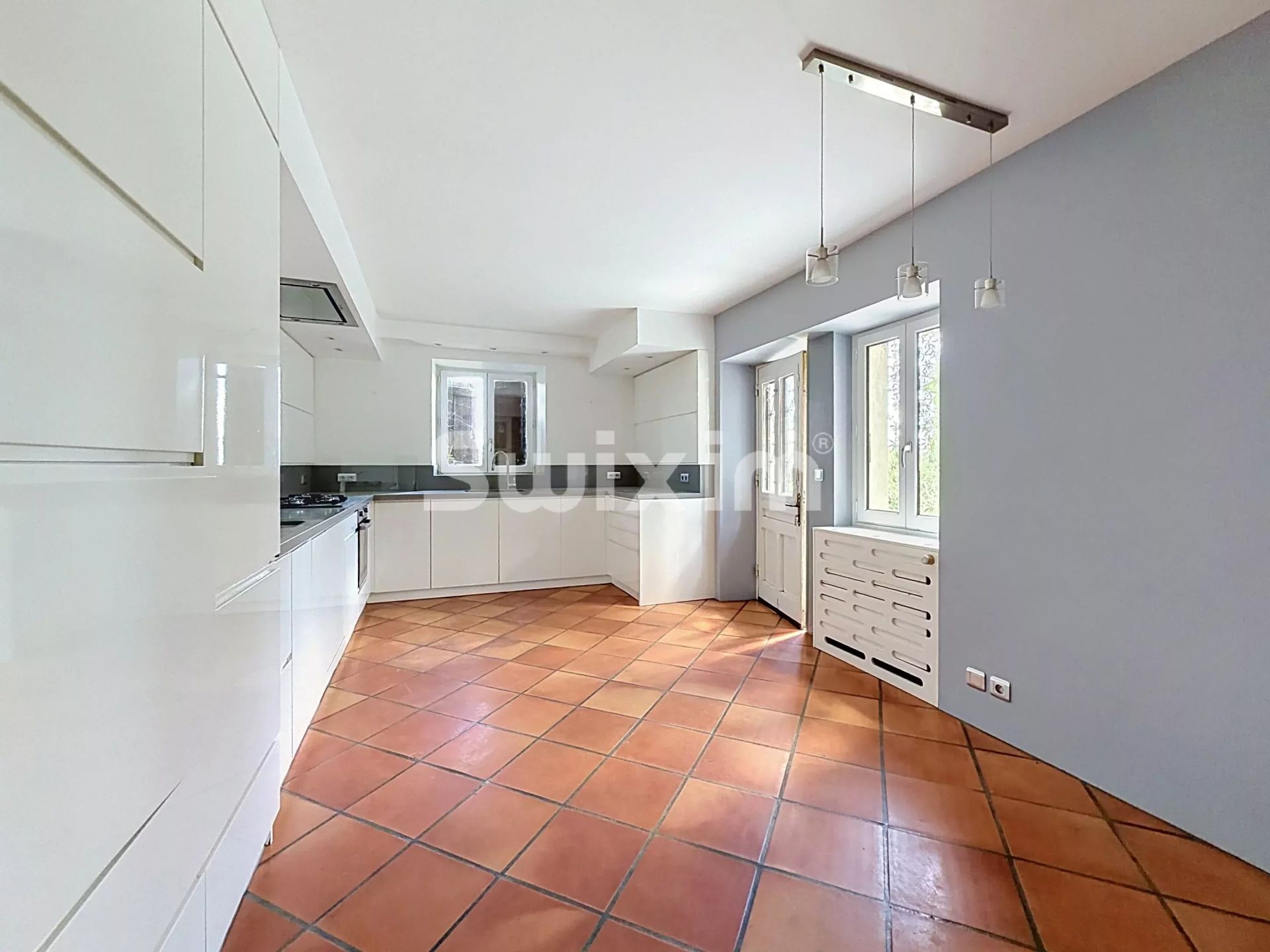 casa 8 Quartos para venda sobre Farges (01550)