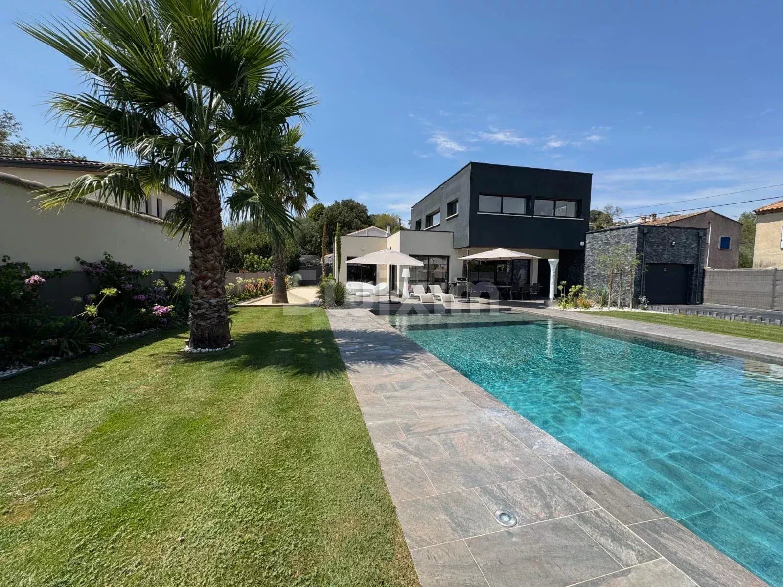 villa 6 Pièces en vente sur Saint-Gilles (30800)