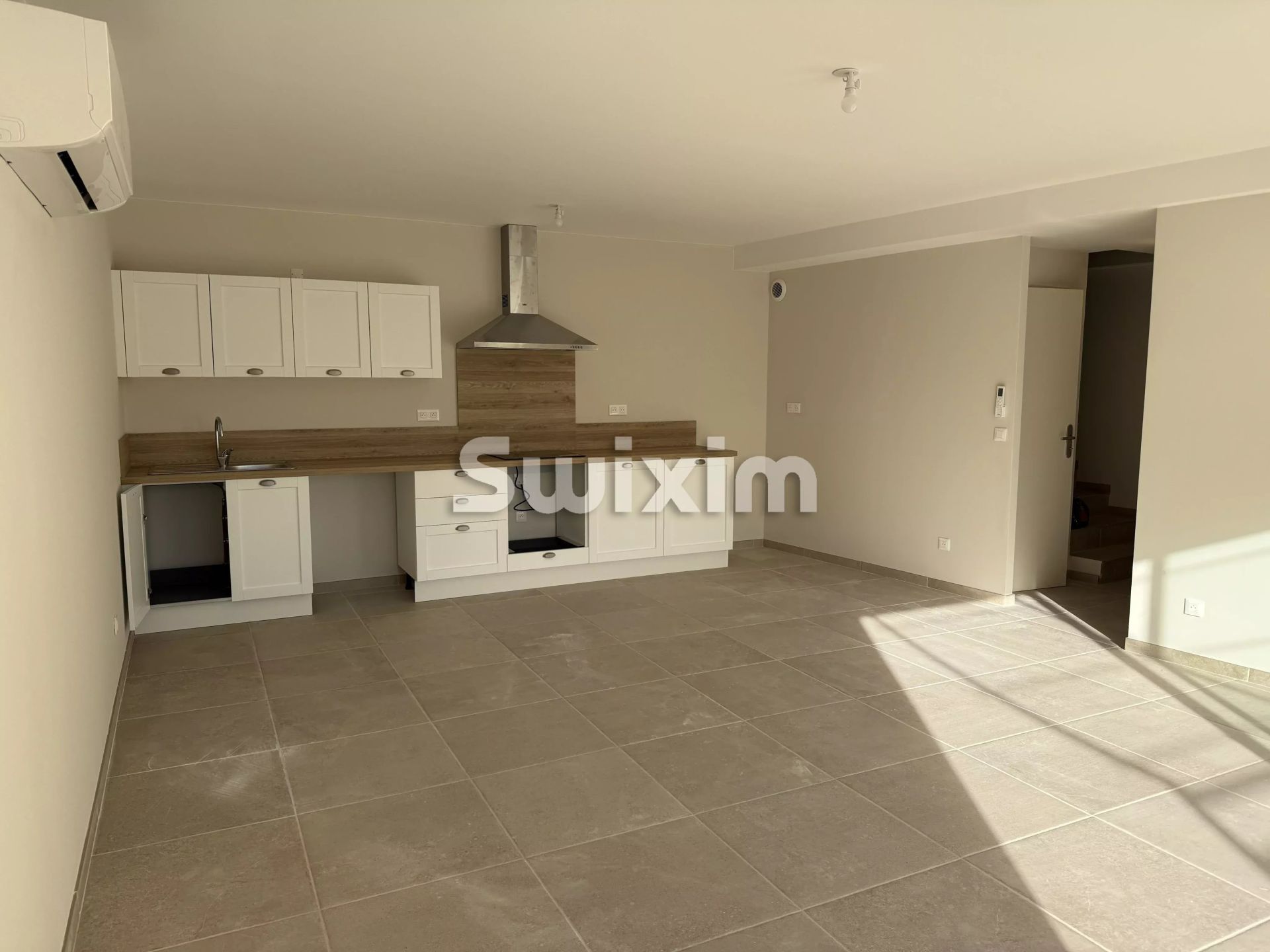 appartamento 3 Camere in affitto su Jonquières (84150)
