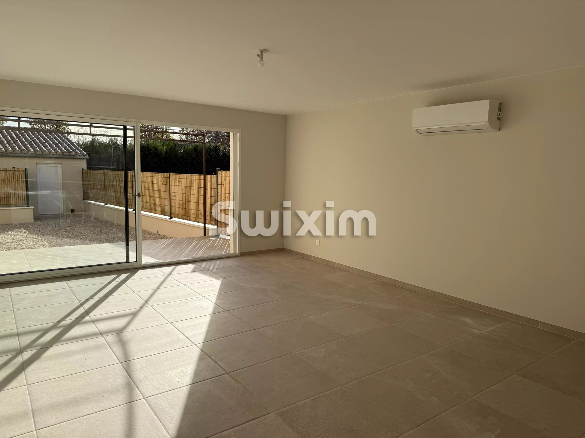 appartamento 3 Camere in affitto su Jonquières (84150)