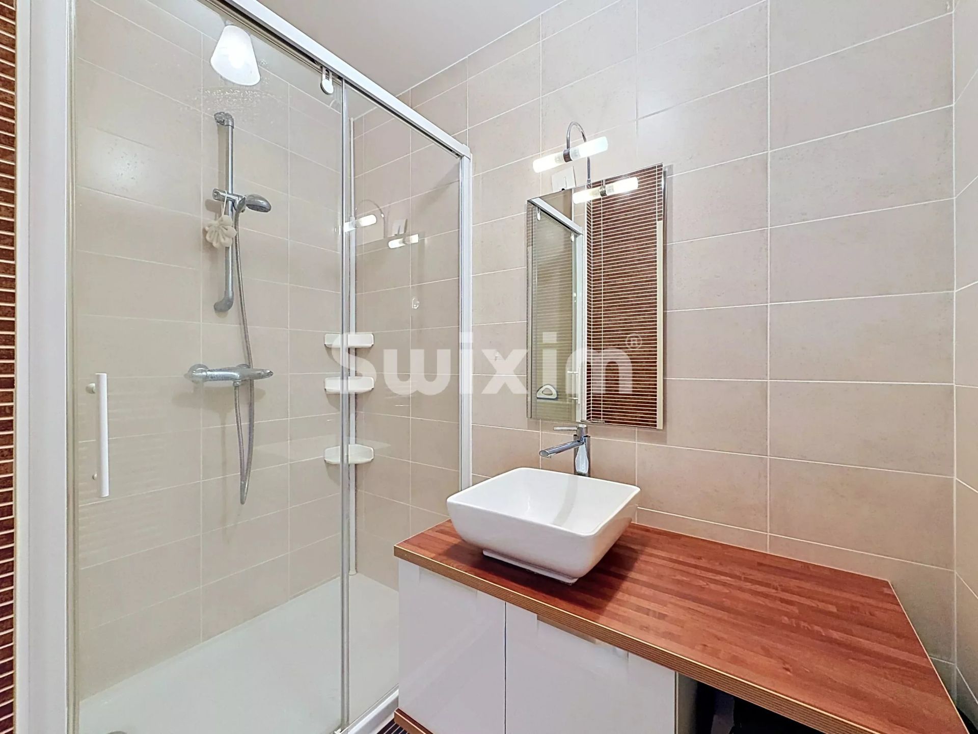 casa 6 Camere in vendita su Prévessin-Moëns (01280)