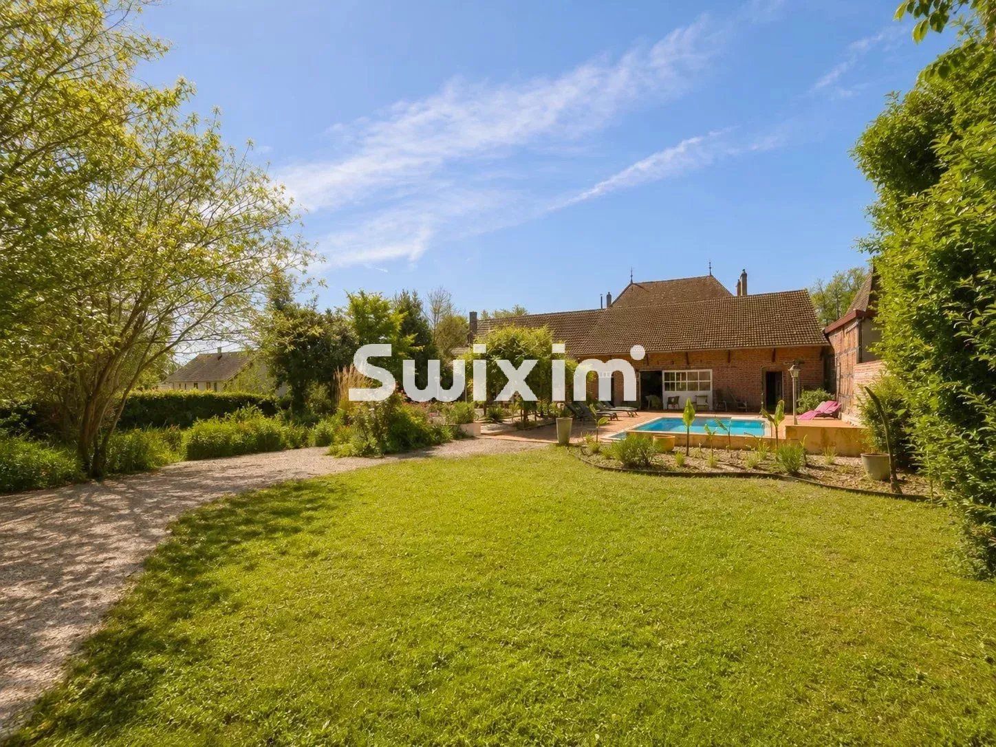 maison 10 Pièces en vente sur Saint-Germain-du-Bois (71330)