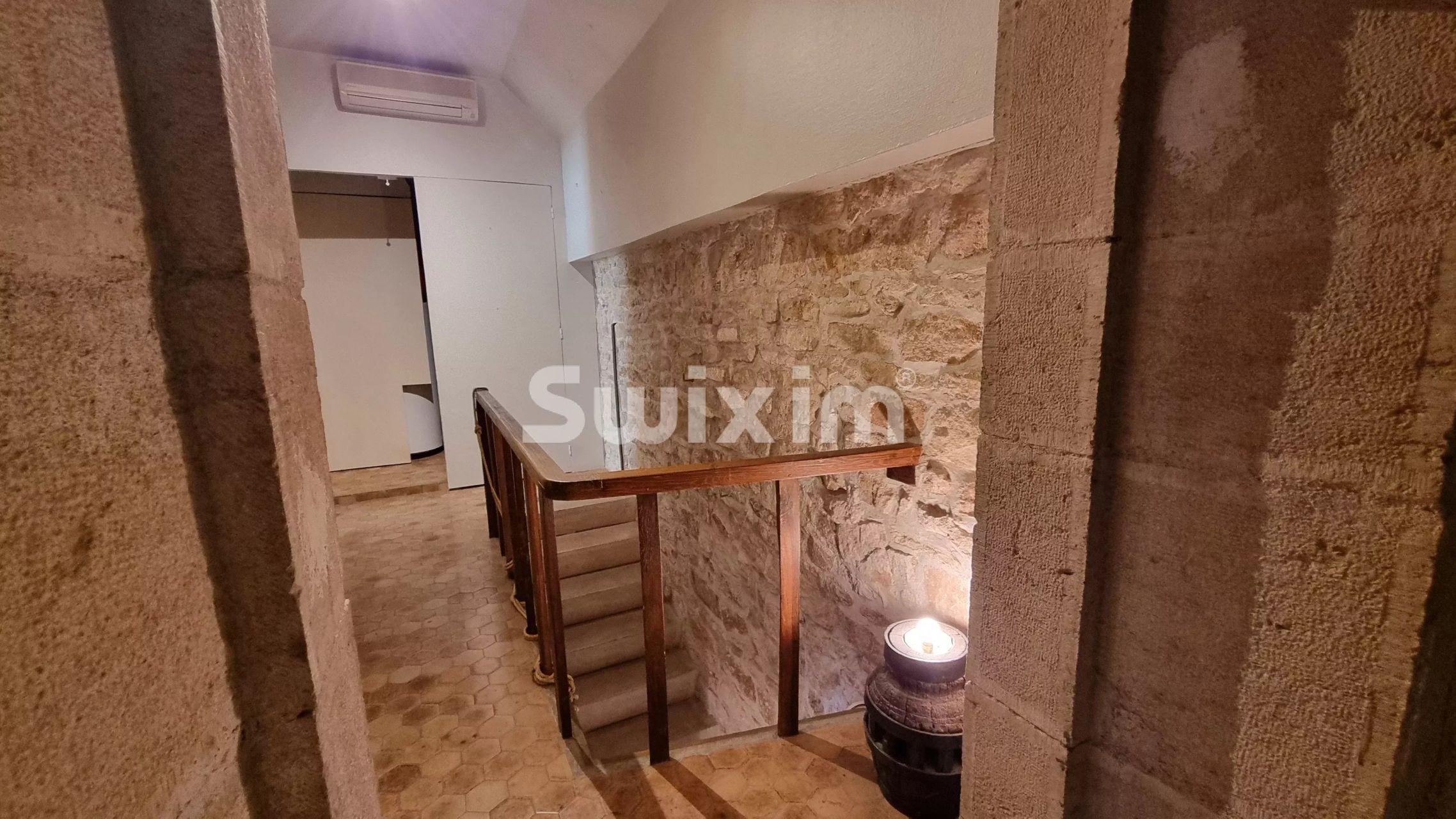 proprietà 8 Camere in vendita su Andryes (89480)