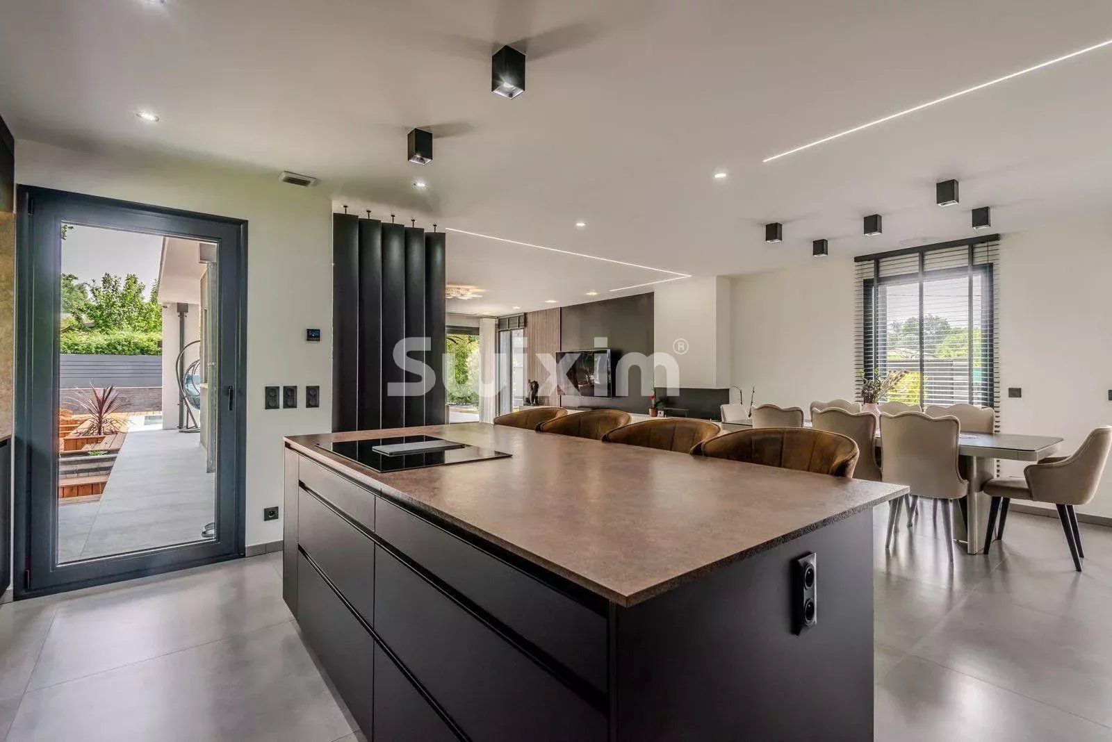 casa 9 Camere in vendita su Sciez (74140)