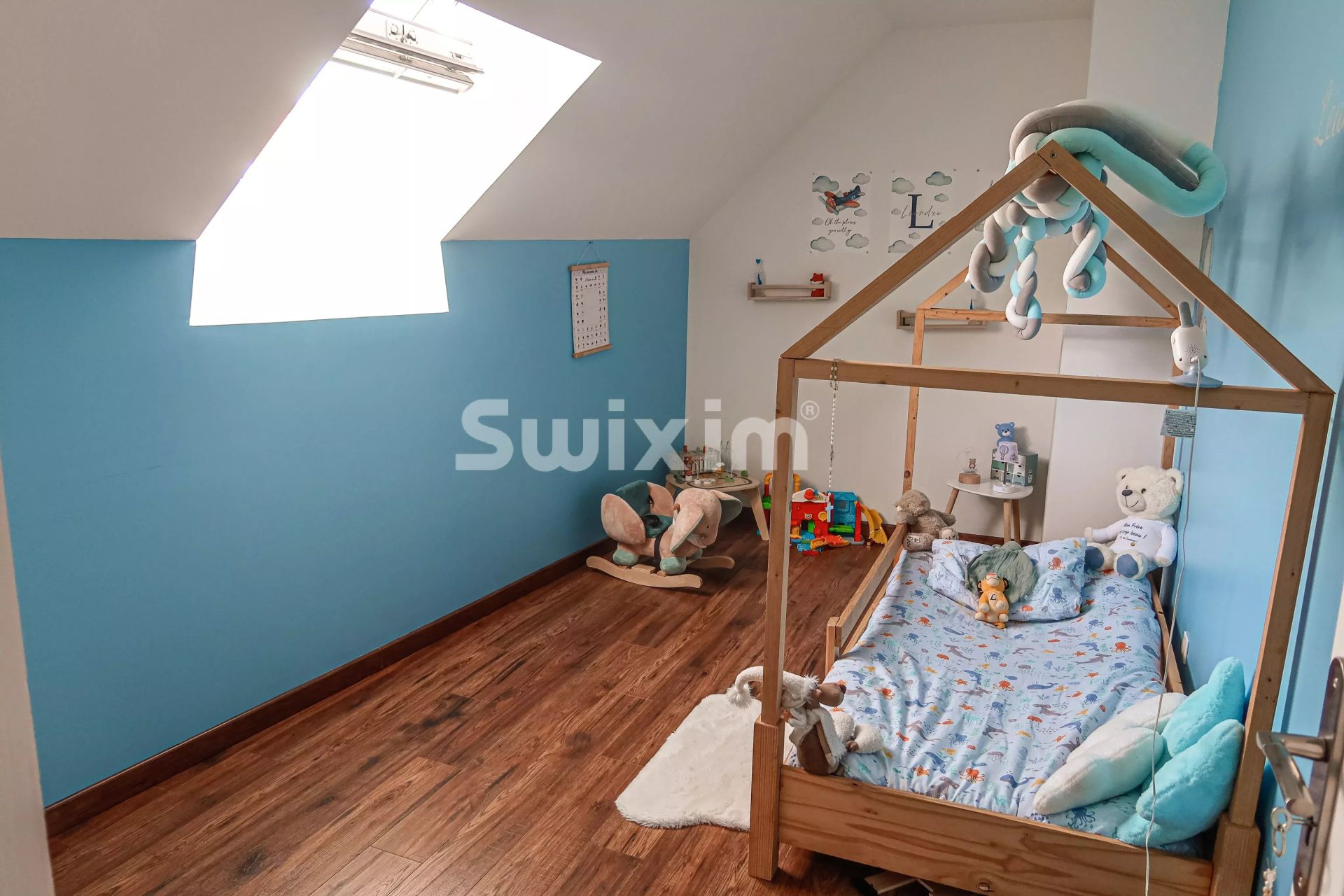 house 7 Rooms for sale on Louhans (71500)