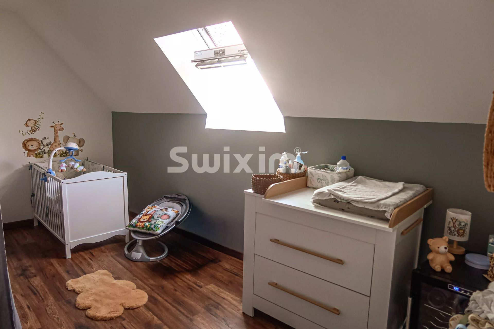 house 7 Rooms for sale on Louhans (71500)