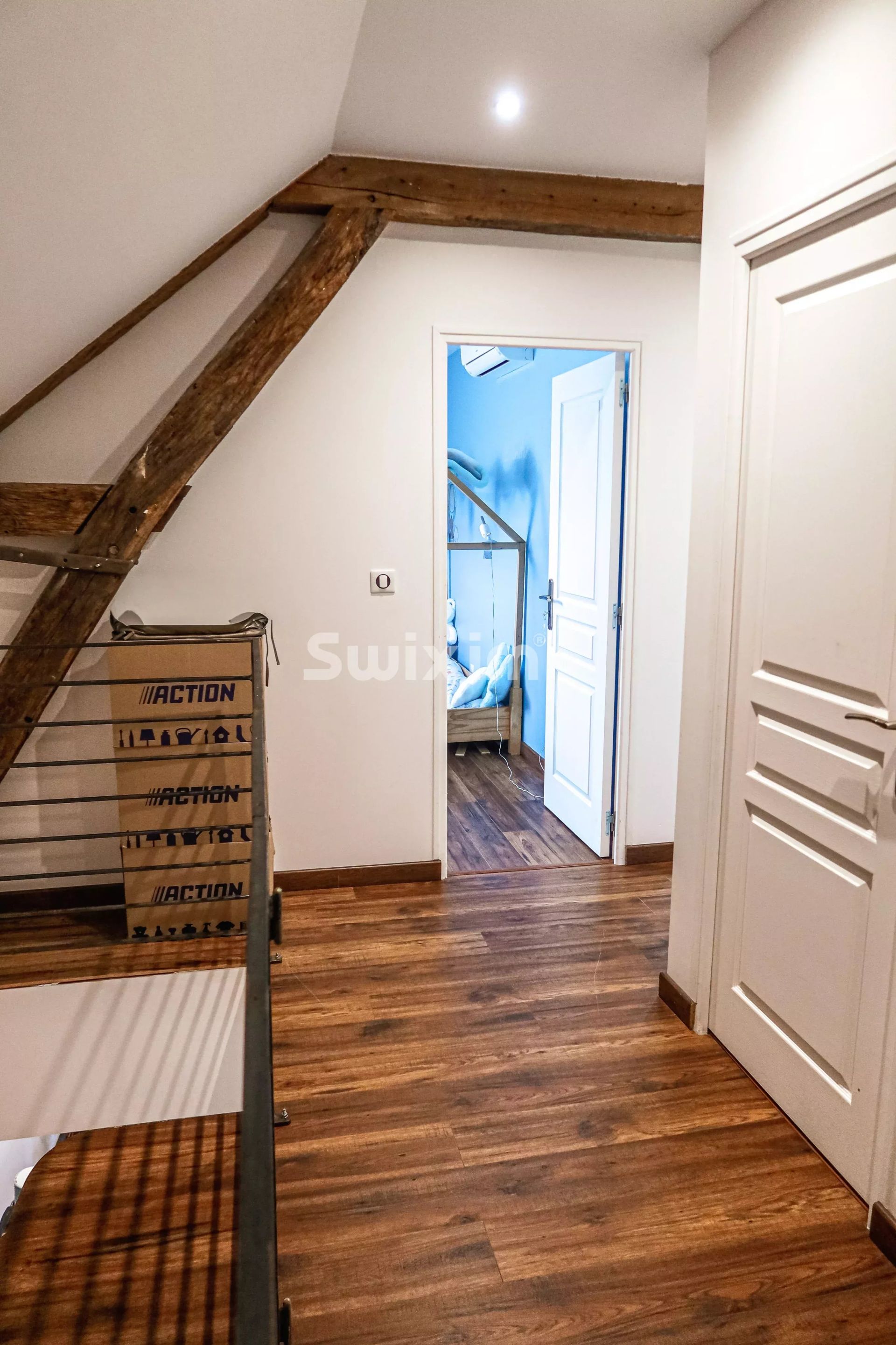house 7 Rooms for sale on Louhans (71500)