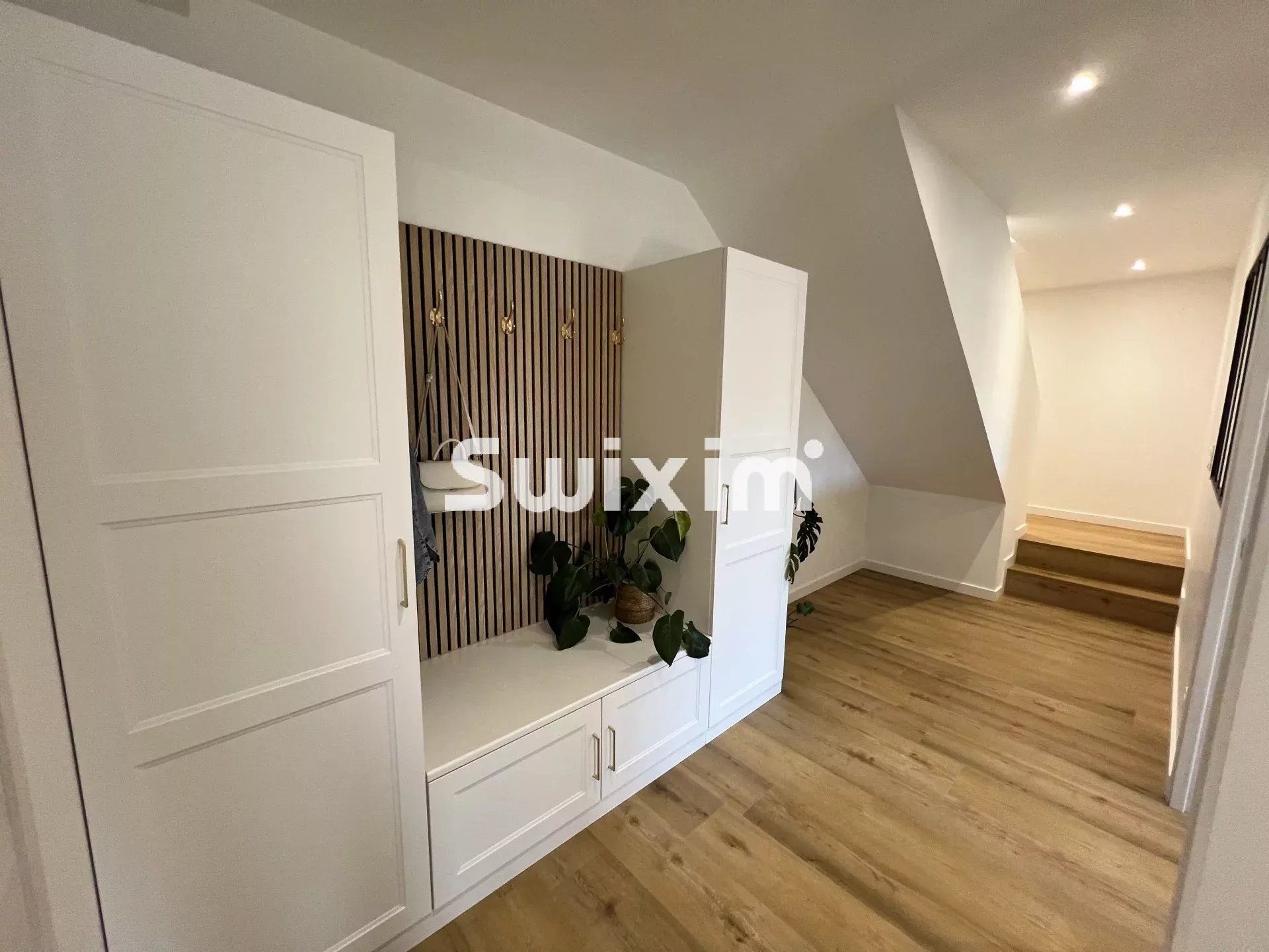 casa 7 Quartos para venda sobre Lons-le-Saunier (39000)