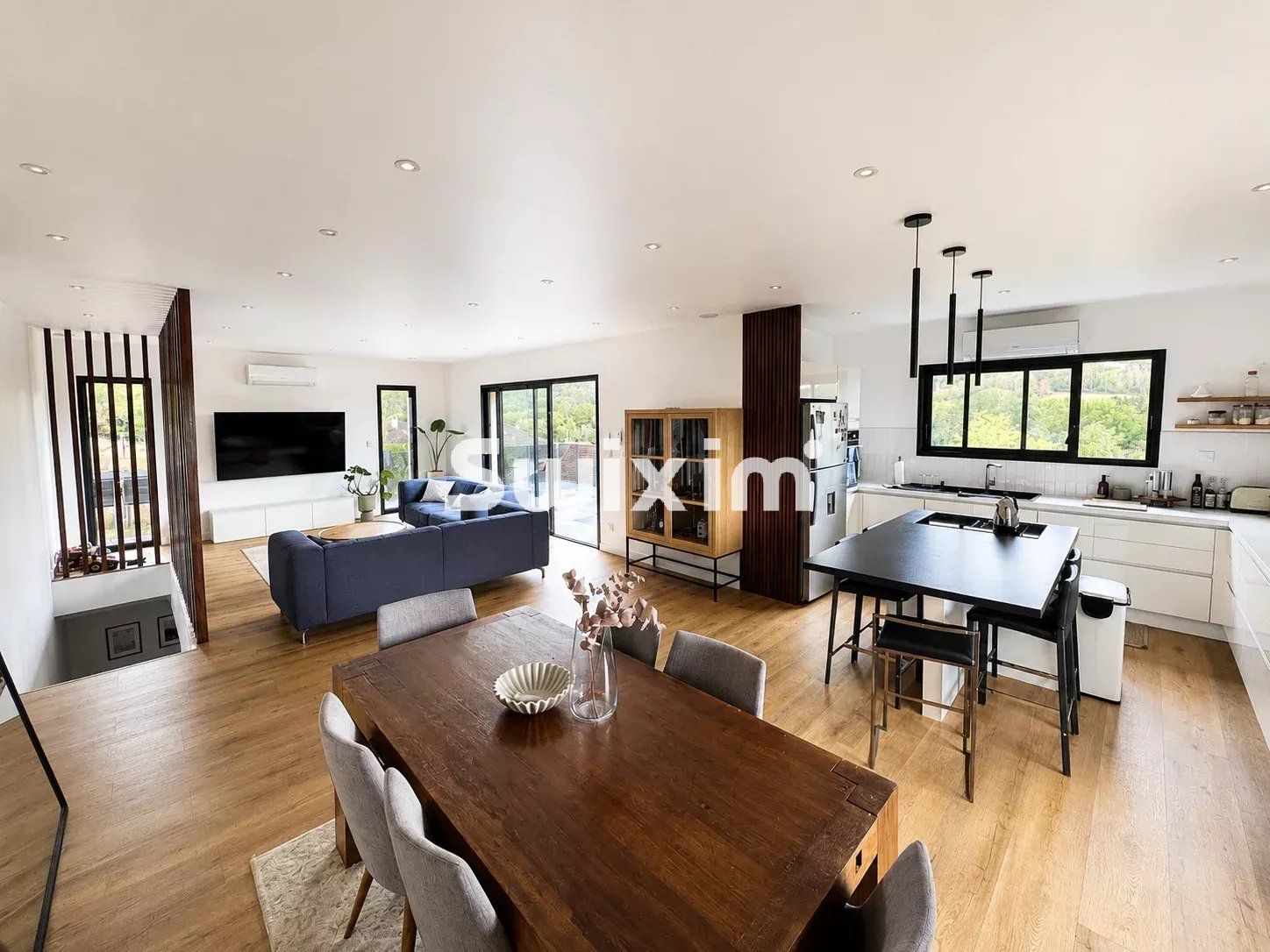 house 7 Rooms for sale on Lons-le-Saunier (39000)