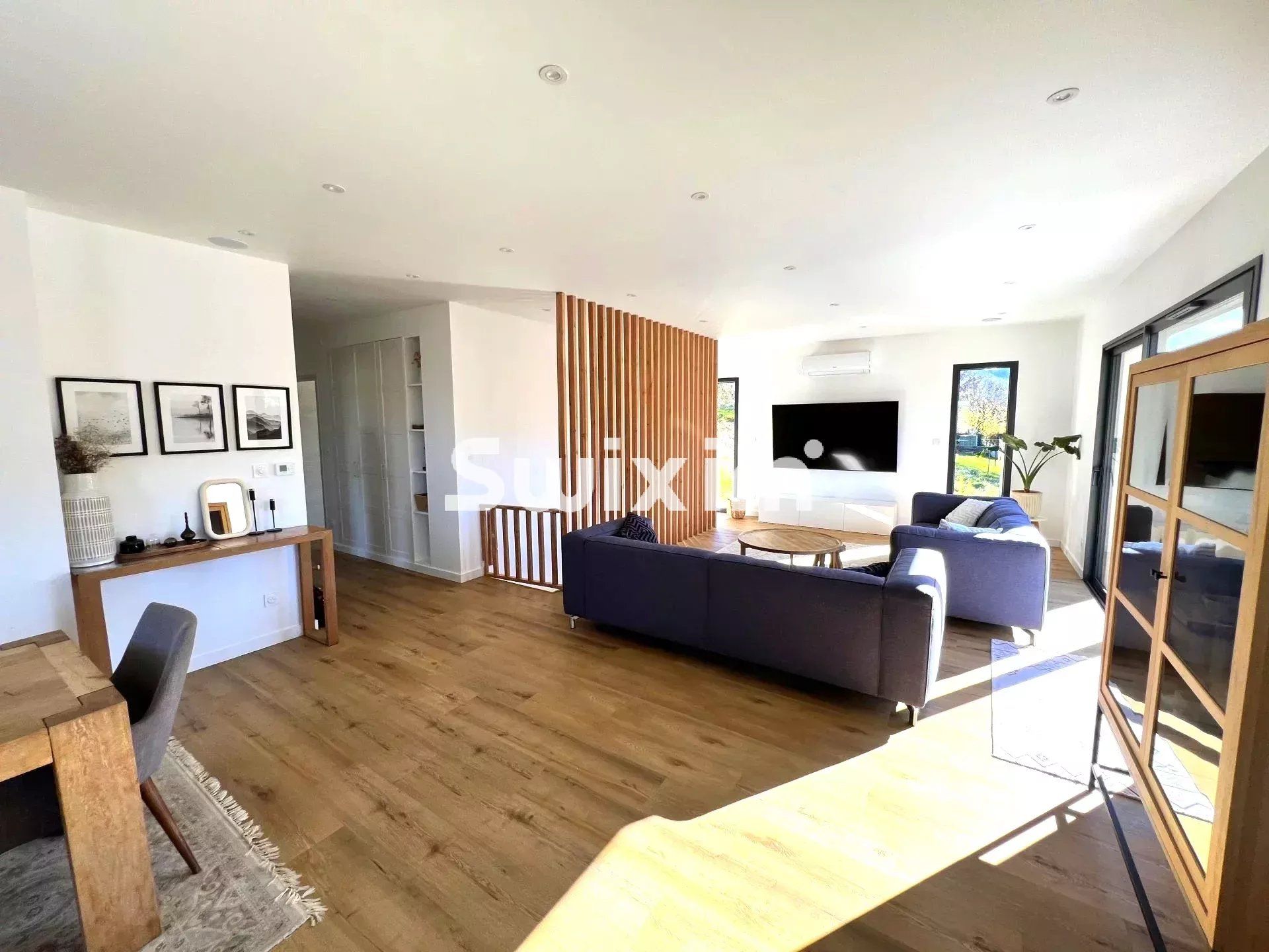 casa 7 Quartos para venda sobre Lons-le-Saunier (39000)