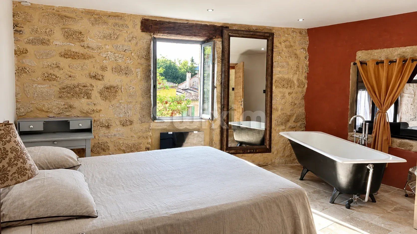house 4 Rooms for sale on Saint-Siffret (30700)