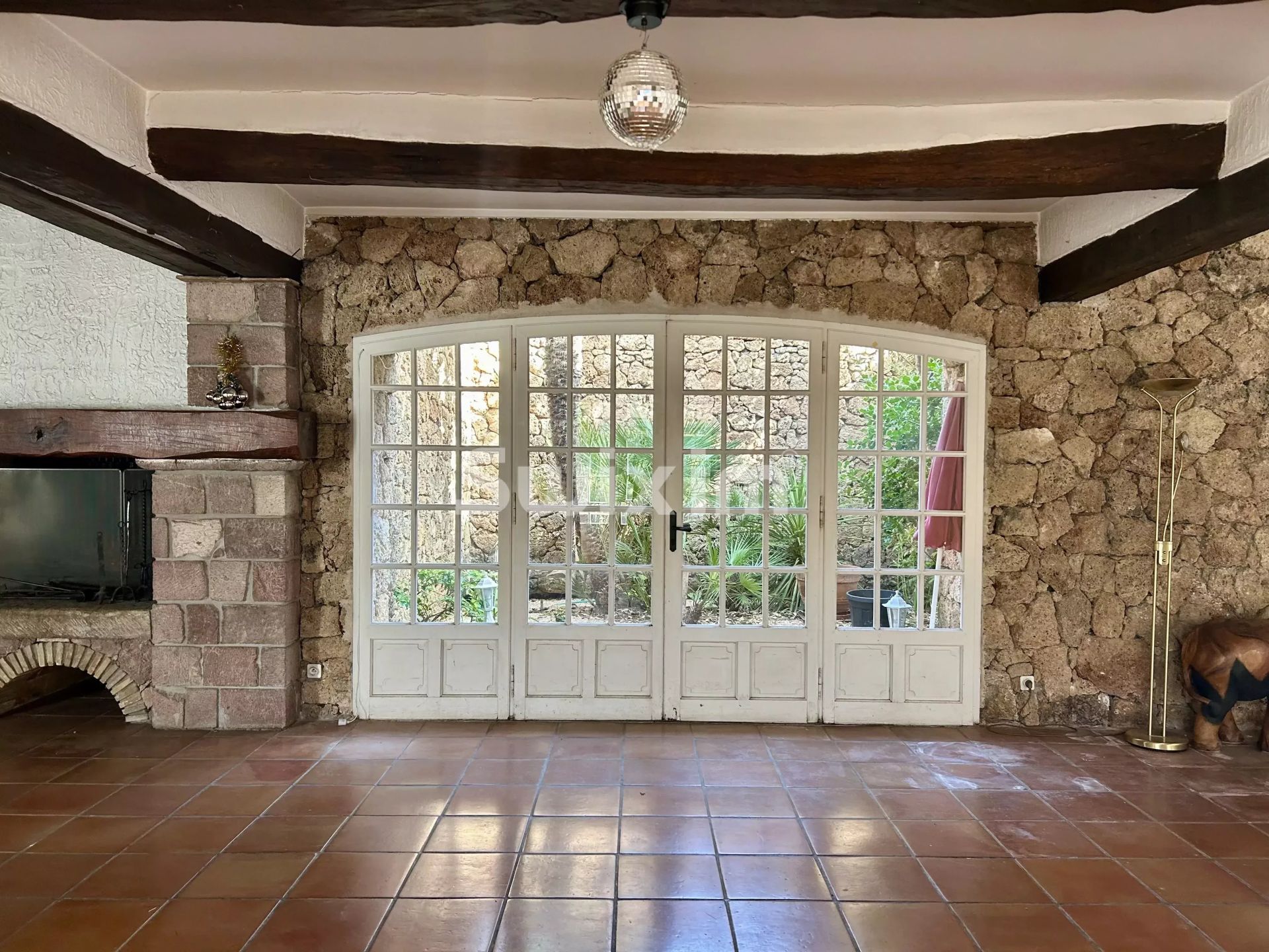 bastida 15 Salas en venta en La Motte (83920)