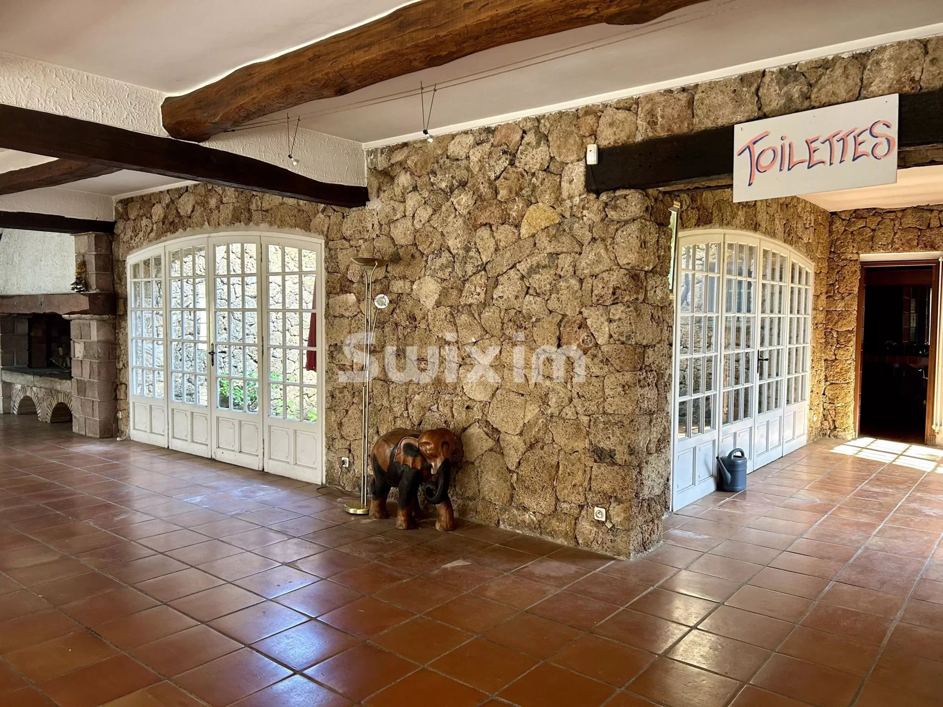 bastida 15 Salas en venta en La Motte (83920)