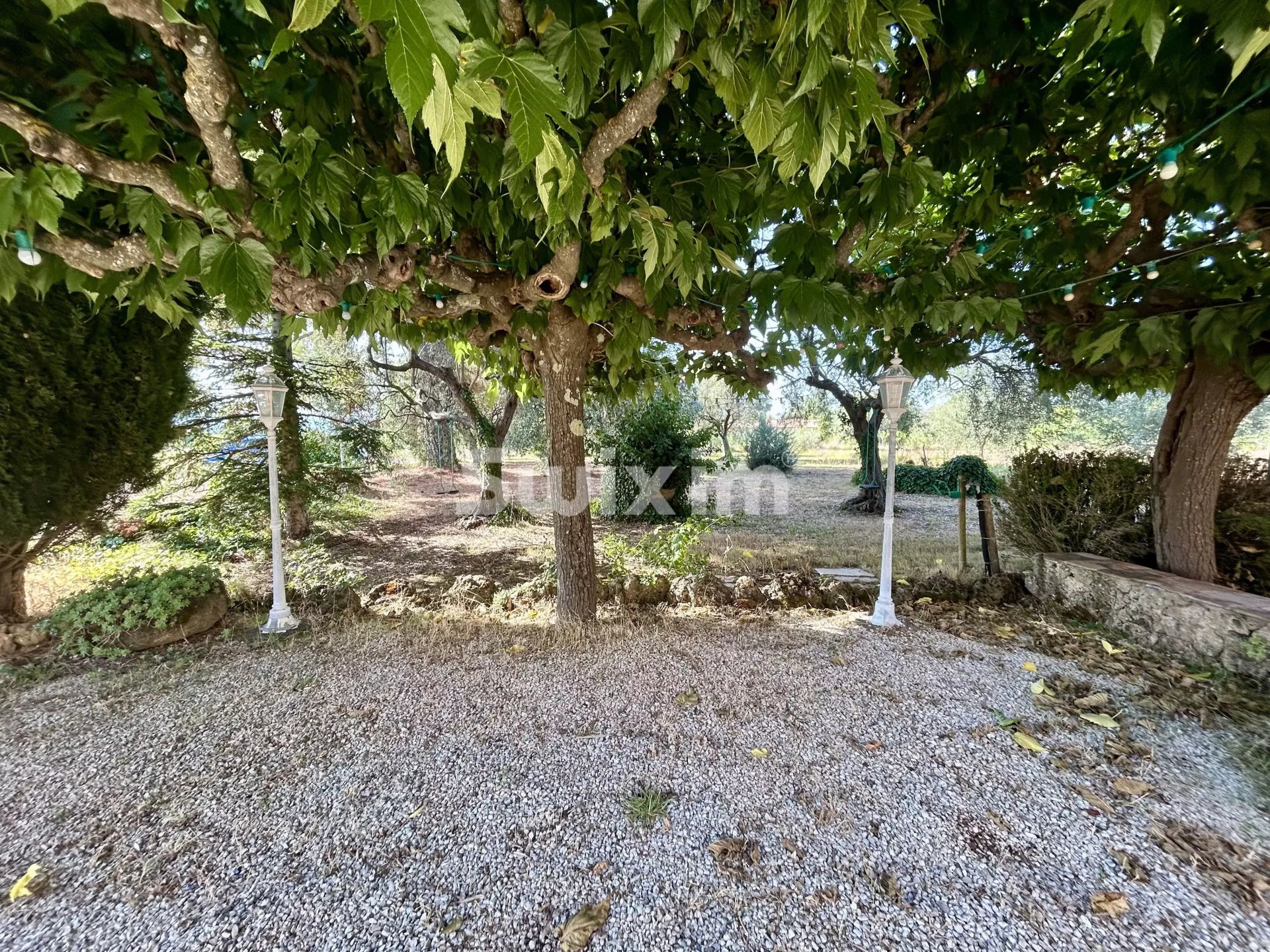bastida 15 Salas en venta en La Motte (83920)