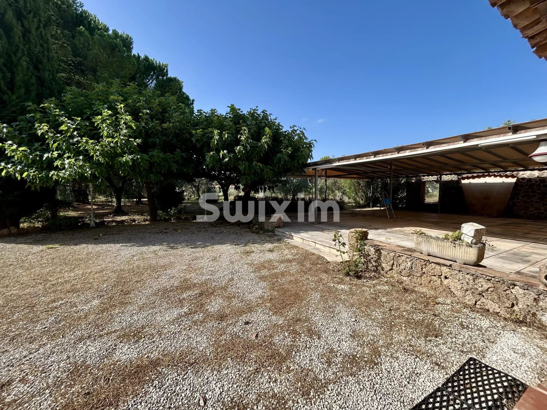 bastida 15 Salas en venta en La Motte (83920)