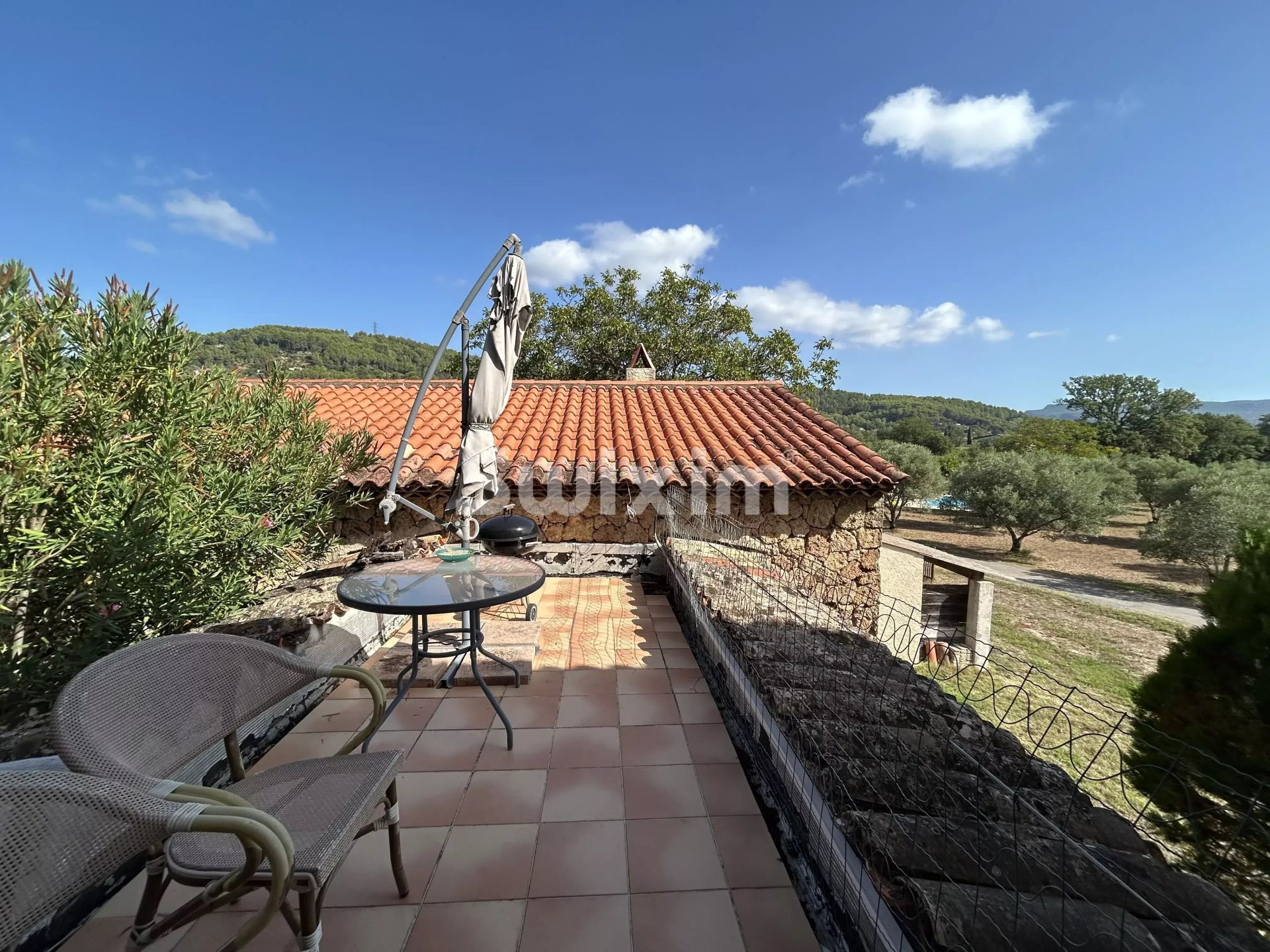 bastida 15 Salas en venta en La Motte (83920)