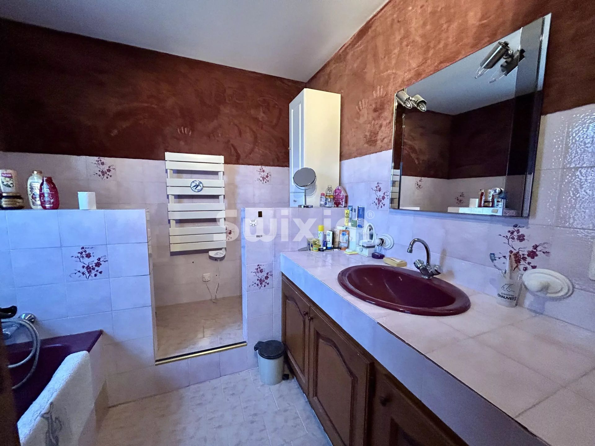 bastida 15 Salas en venta en La Motte (83920)