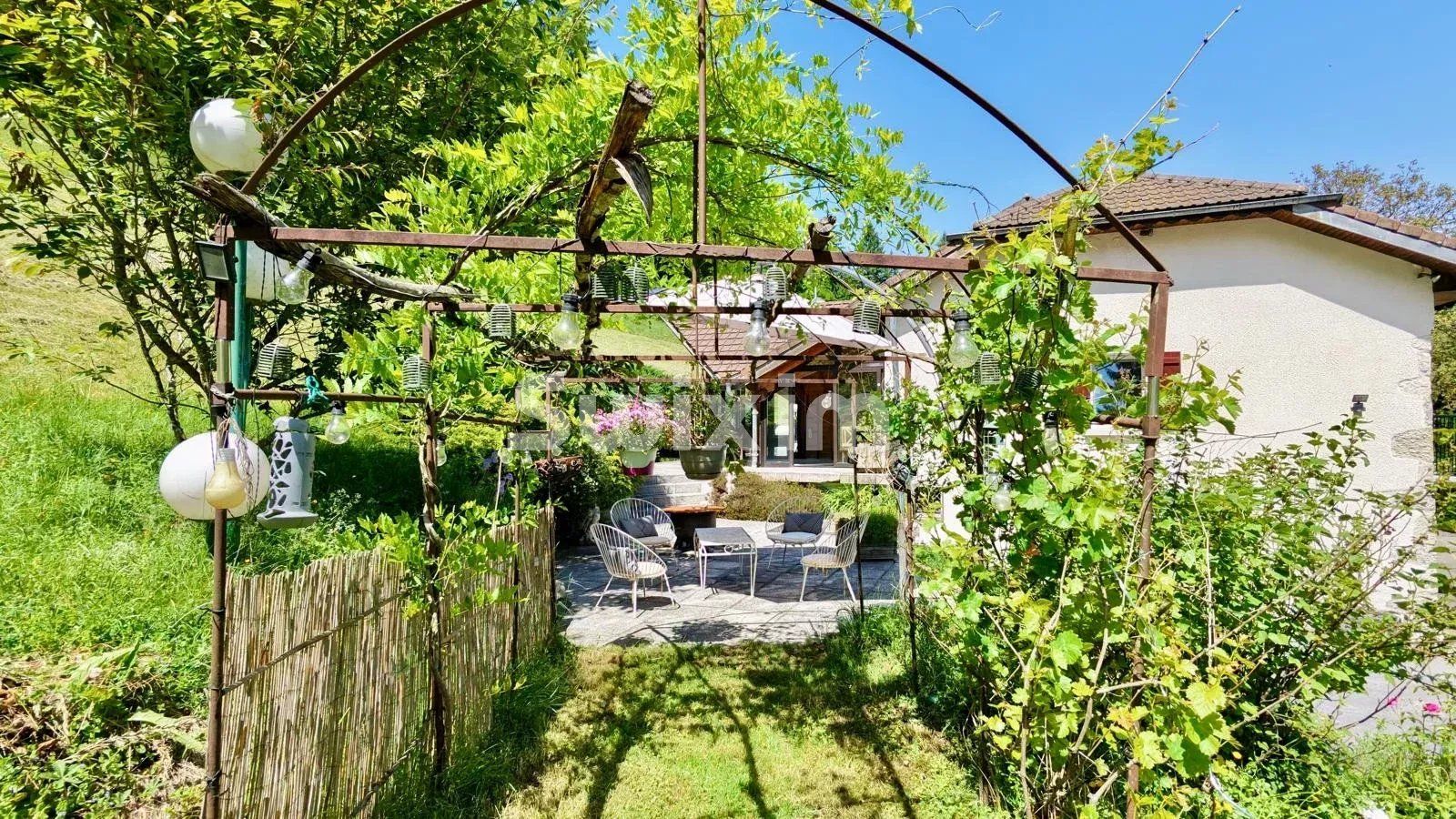 casa 11 Camere in vendita su Saint-Claude (39200)
