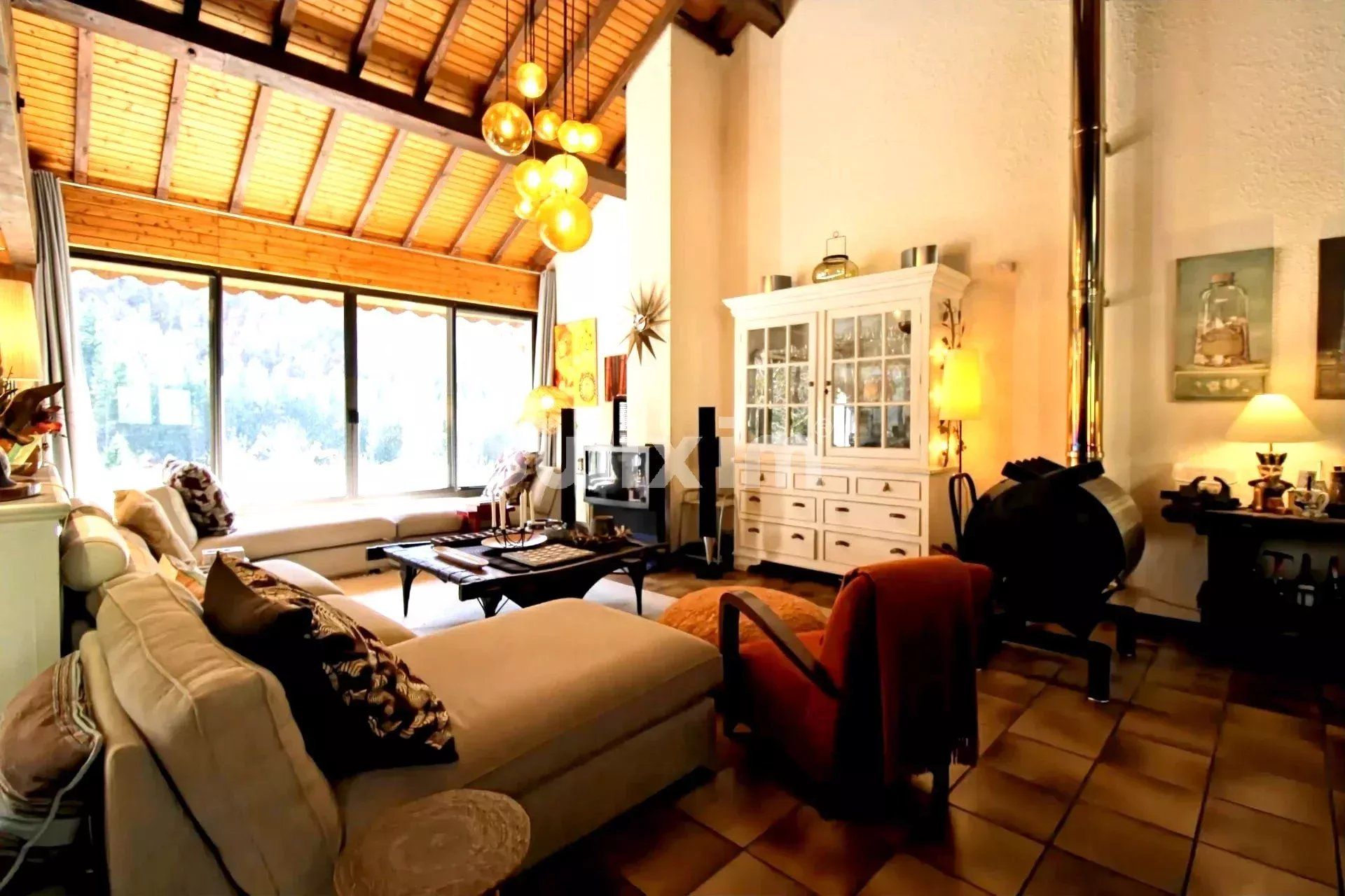 casa 11 Camere in vendita su Saint-Claude (39200)