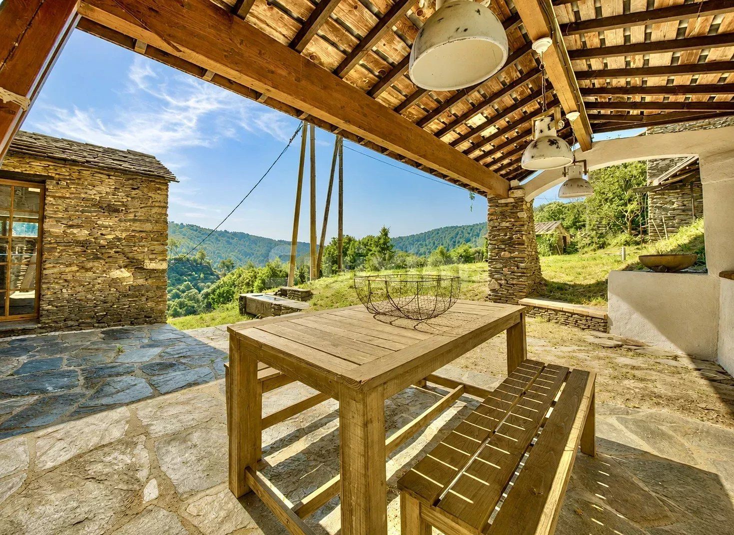 mas 4 Salas en venta en Branoux-les-Taillades (30110)