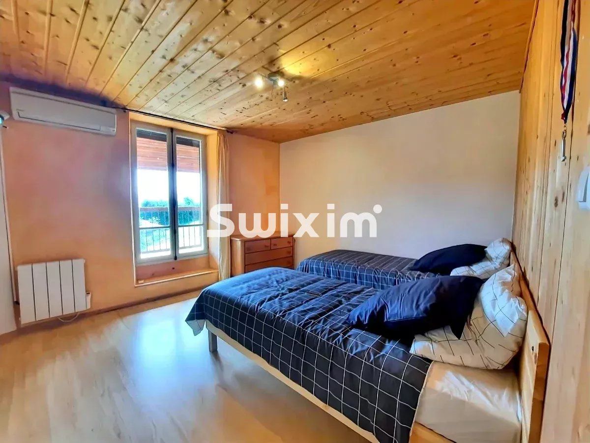 casa 7 Camere in vendita su Arinthod (39240)