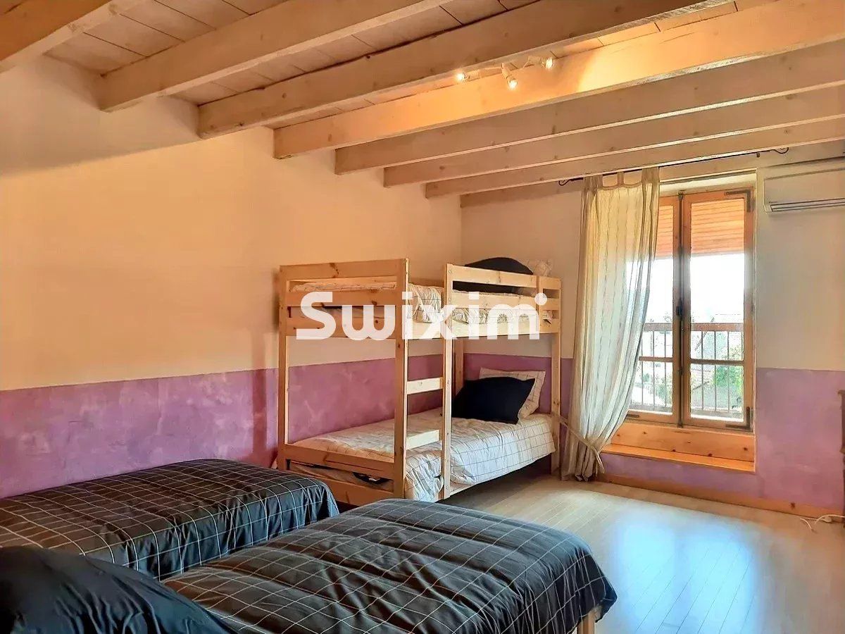 casa 7 Camere in vendita su Arinthod (39240)