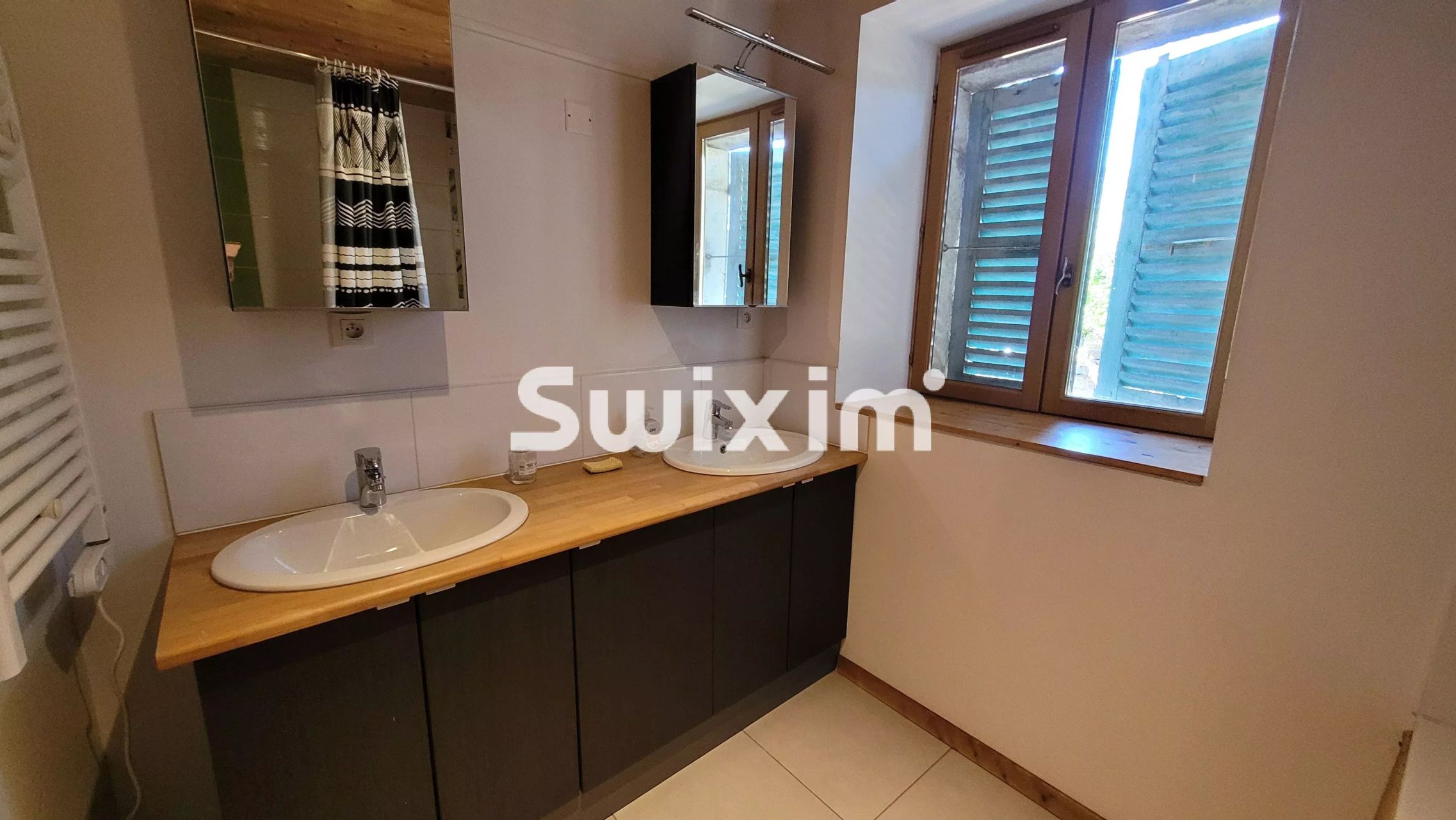 casa 7 Camere in vendita su Arinthod (39240)