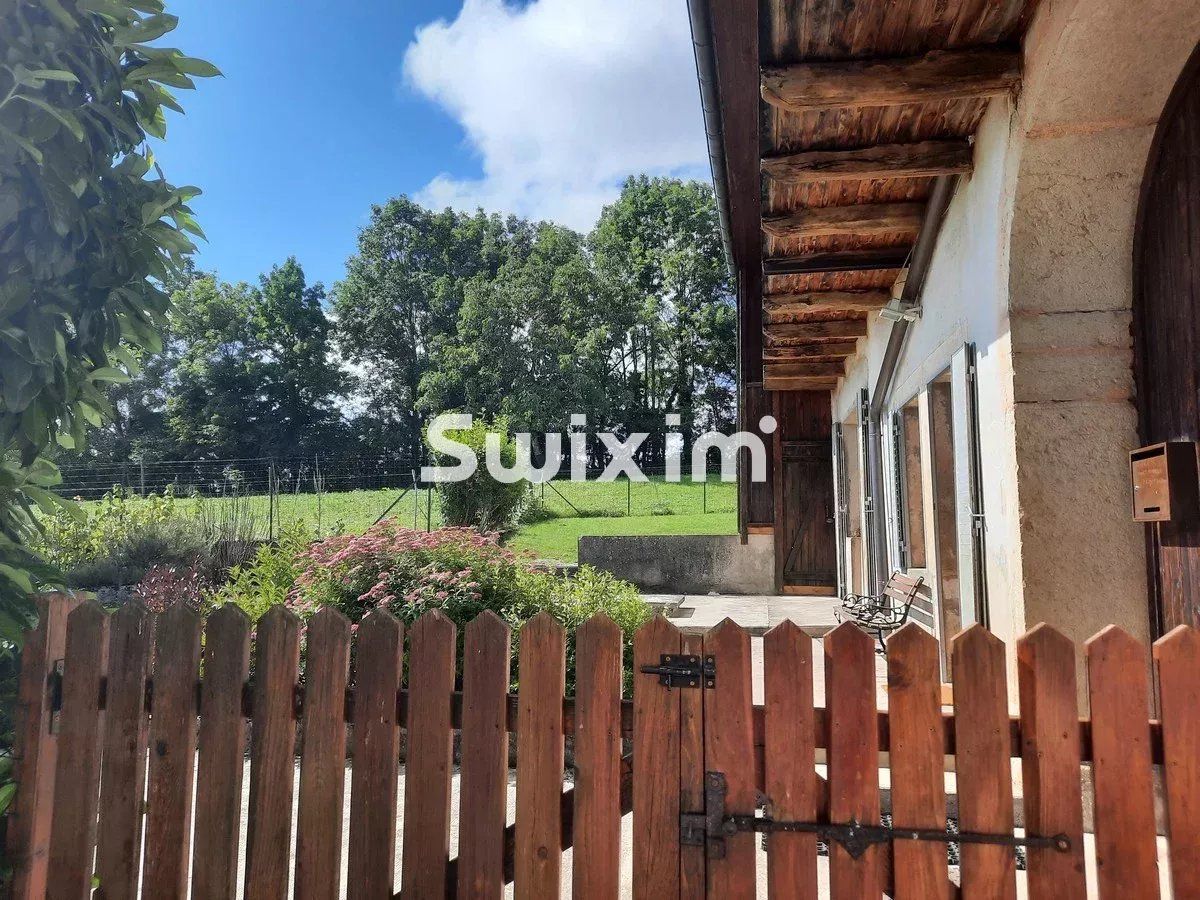 casa 7 Camere in vendita su Arinthod (39240)