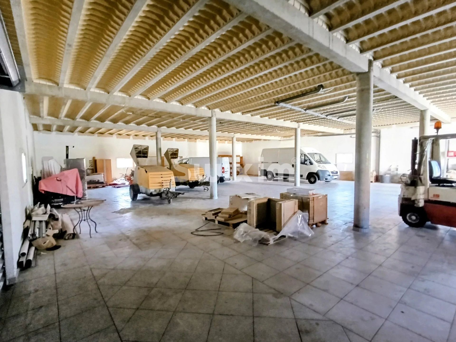 locale commerciale 25 Camere in vendita su Perpignan (66000)