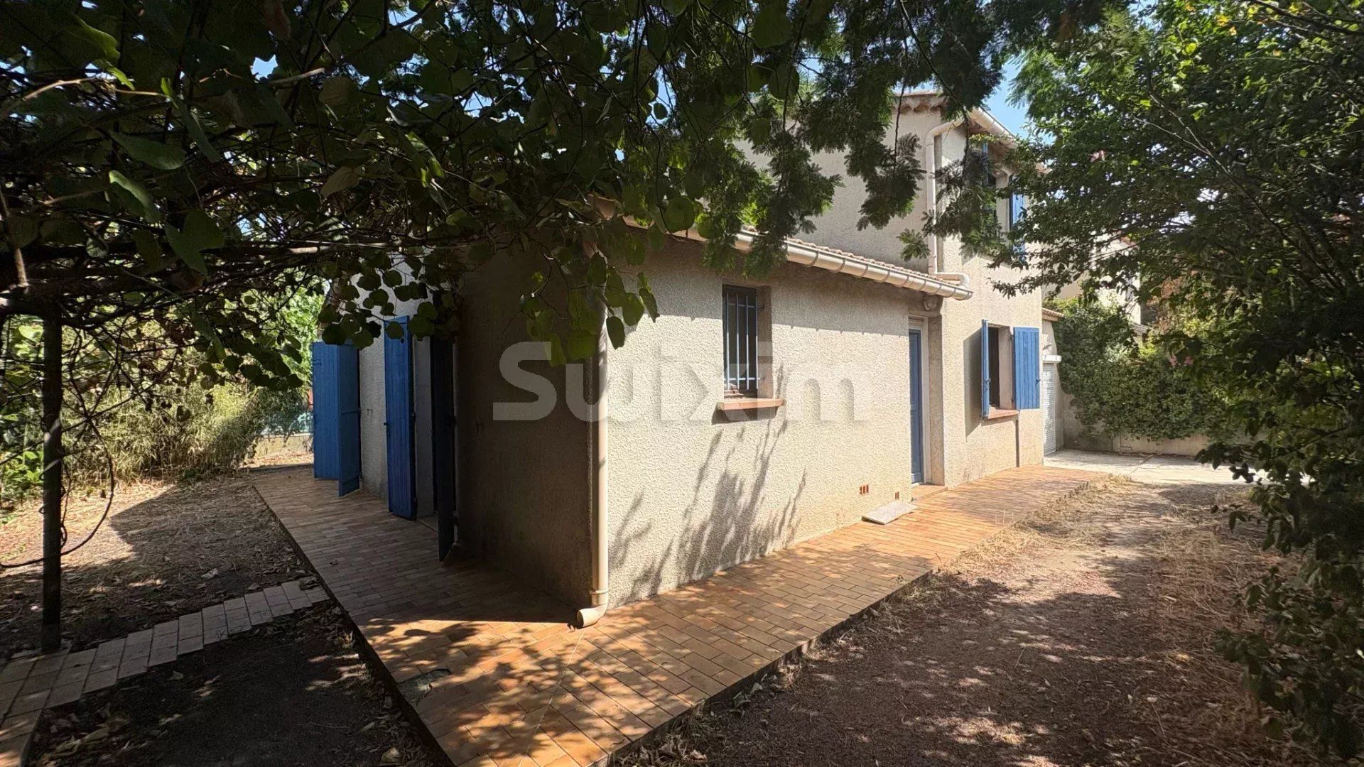 house 6 Rooms for sale on Alès (30100)