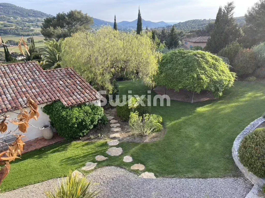 proprietà 14 Camere in vendita su La Cadière-d'Azur (83740)
