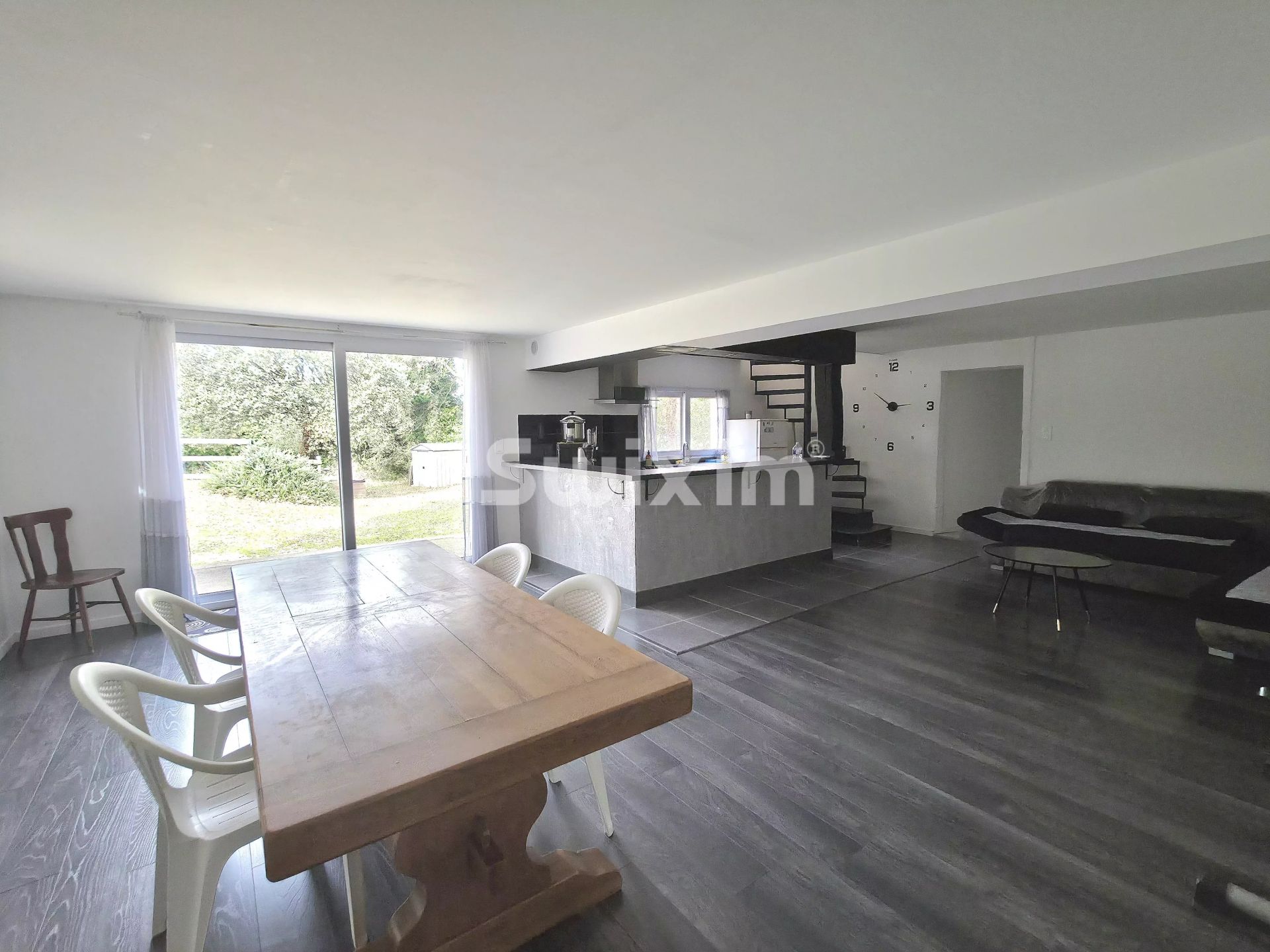 casa 8 Camere in vendita su Valréas (84600)