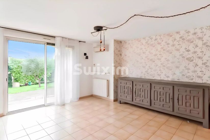Location Appartement Saint-Paul-Trois-Châteaux 4&nbsp;Pièces 95&nbsp;m²