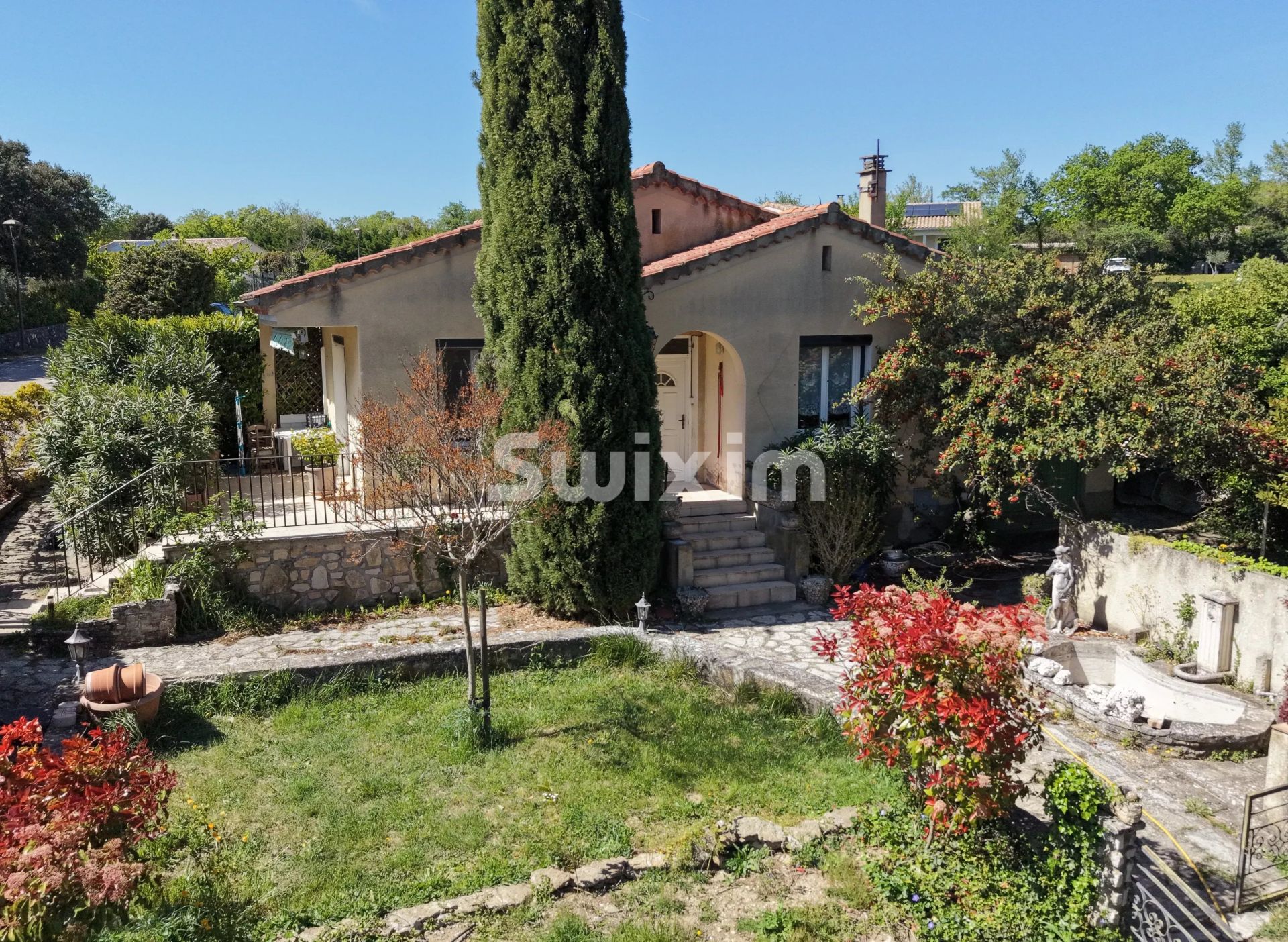 house 5 Rooms for sale on Grignan (26230)