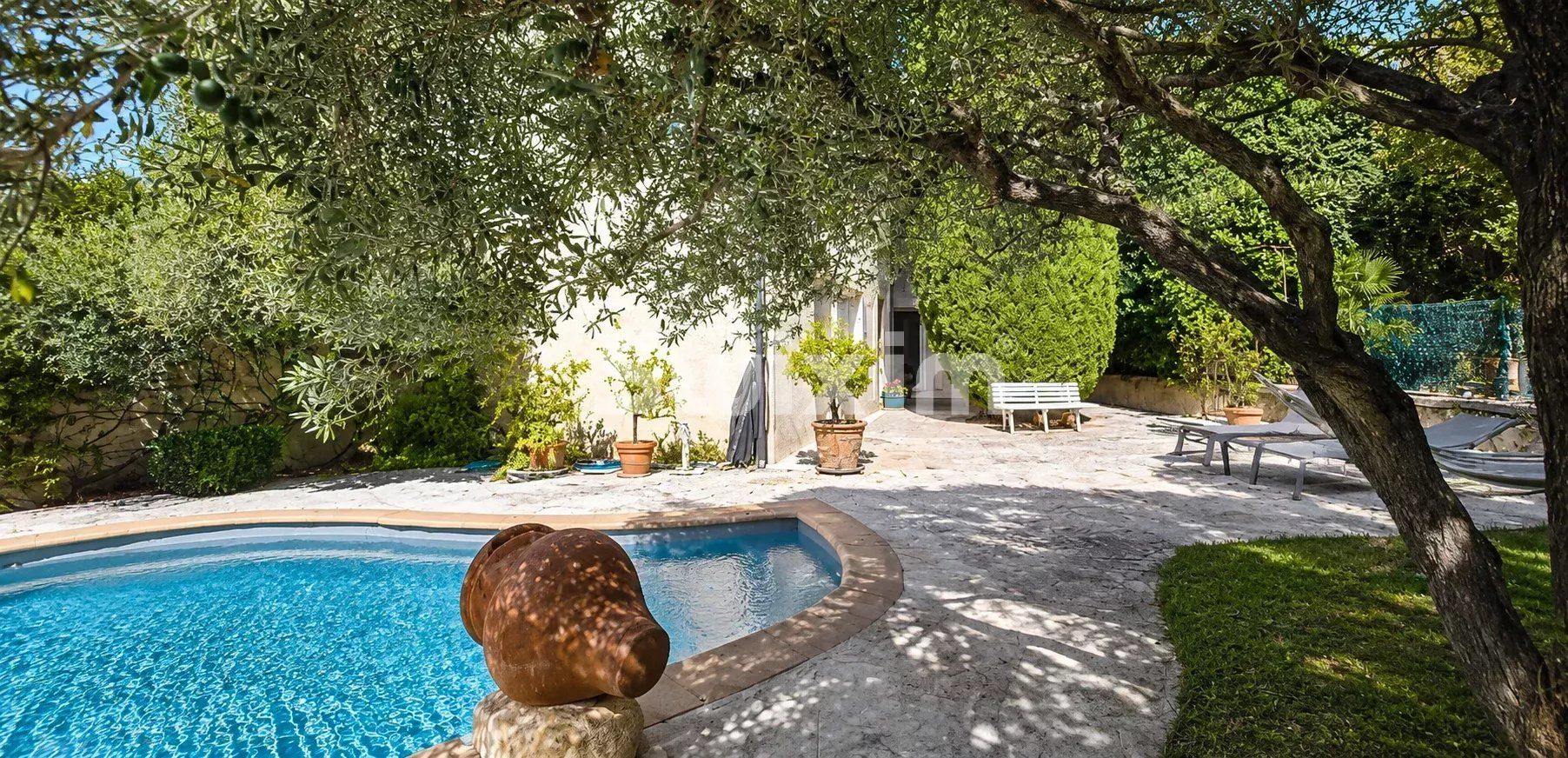 house 6 Rooms for sale on Valréas (84600)