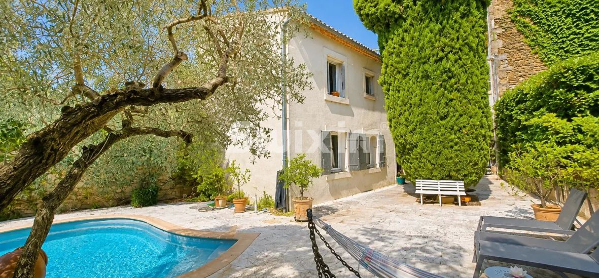Sale House Valréas 6&nbsp;Rooms 275&nbsp;m²
