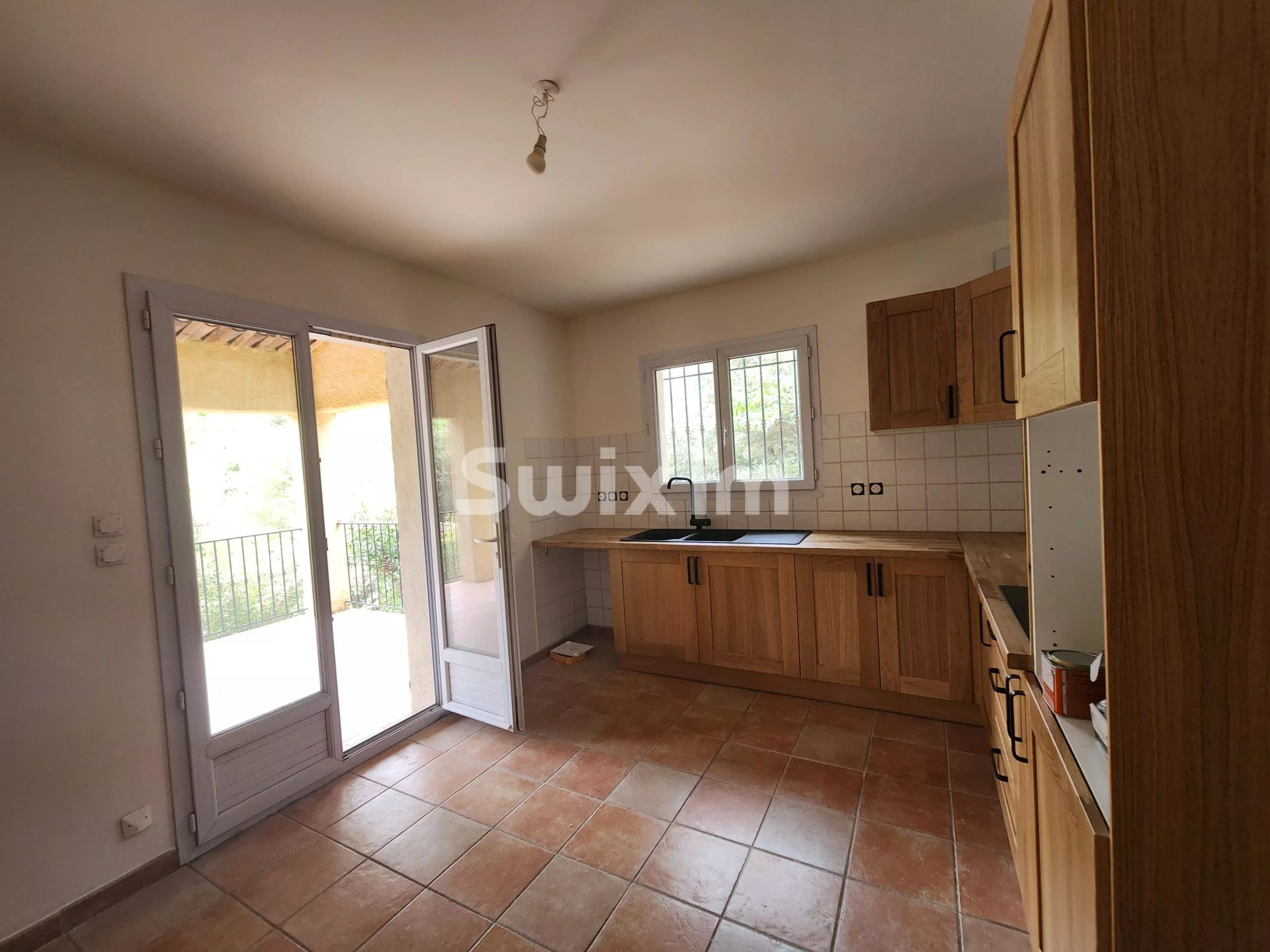 house 5 Rooms for rent on Les Arcs (83460)
