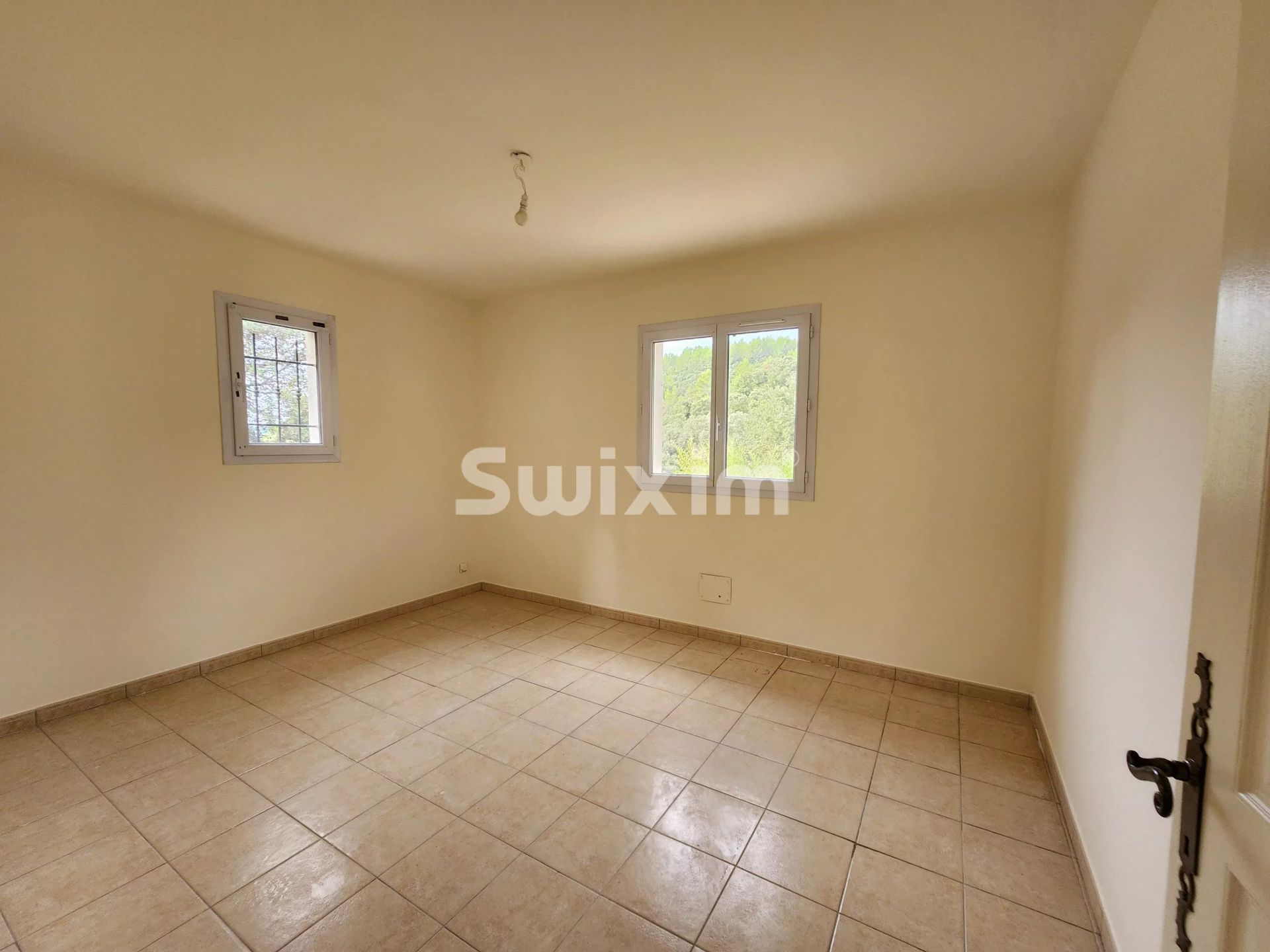 house 5 Rooms for rent on Les Arcs (83460)
